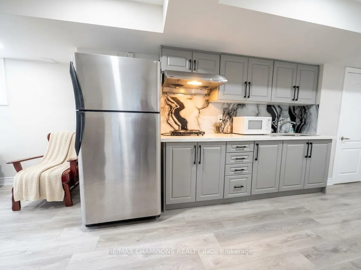 13 Black Diamond Crescent #Bsmt-1
