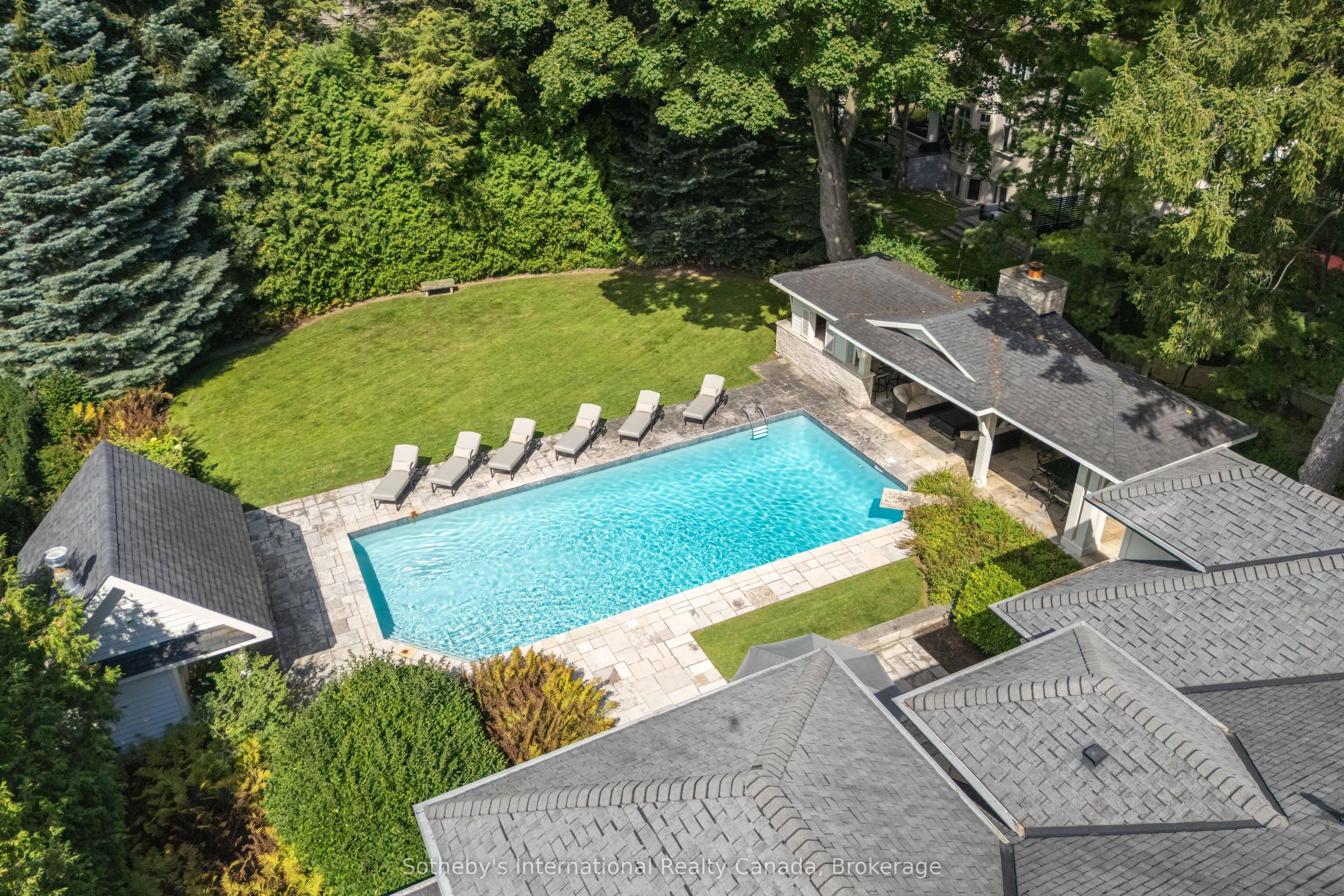 1073 Lakeshore Road E