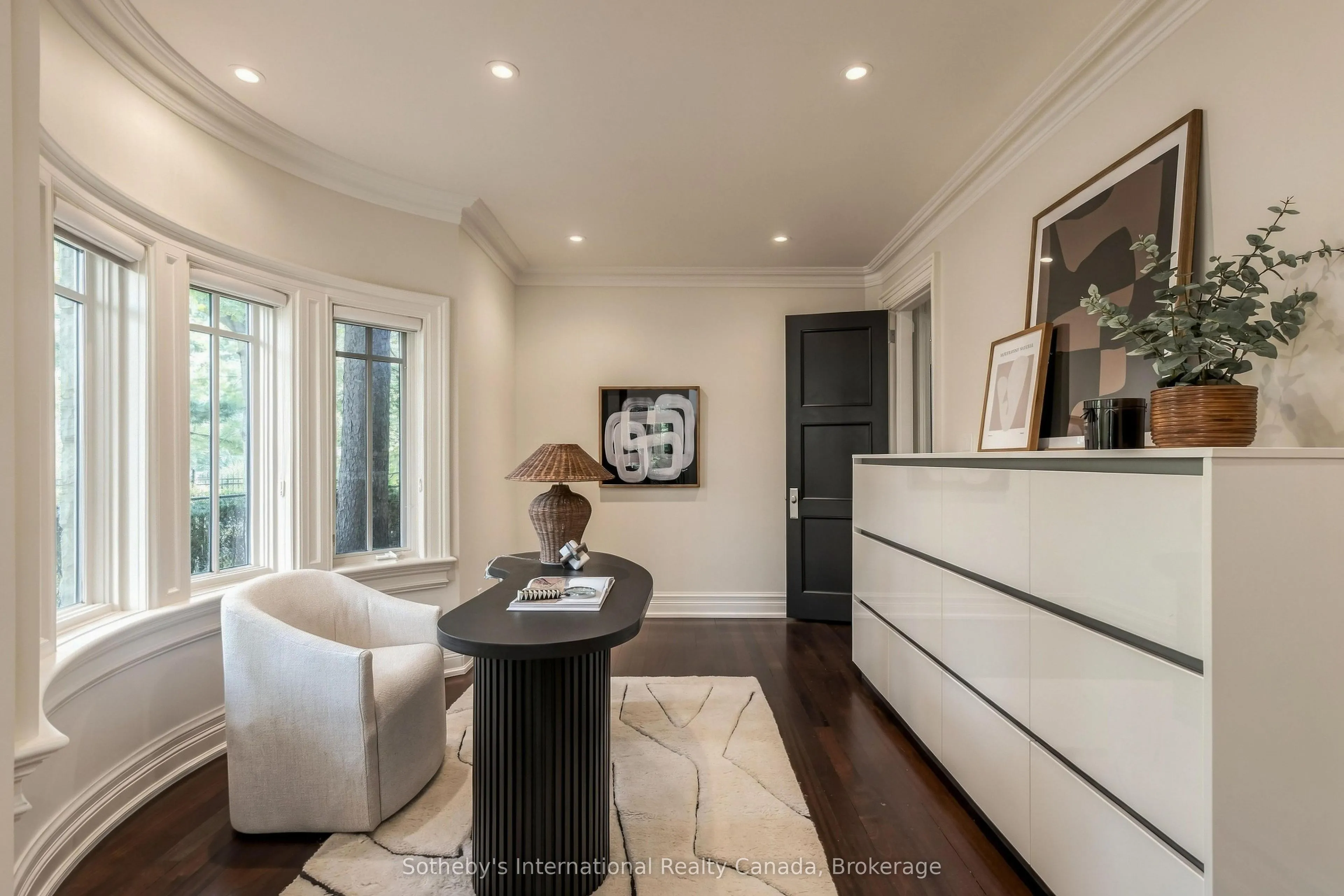 1073 Lakeshore Road E