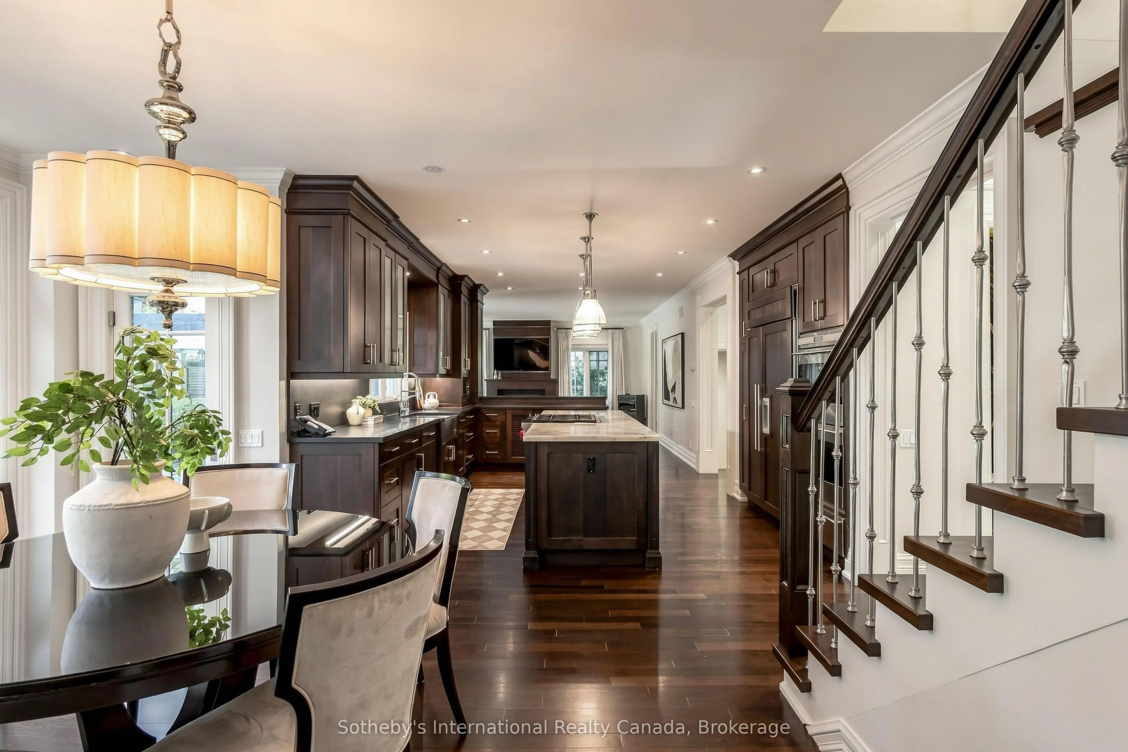 1073 Lakeshore Road E