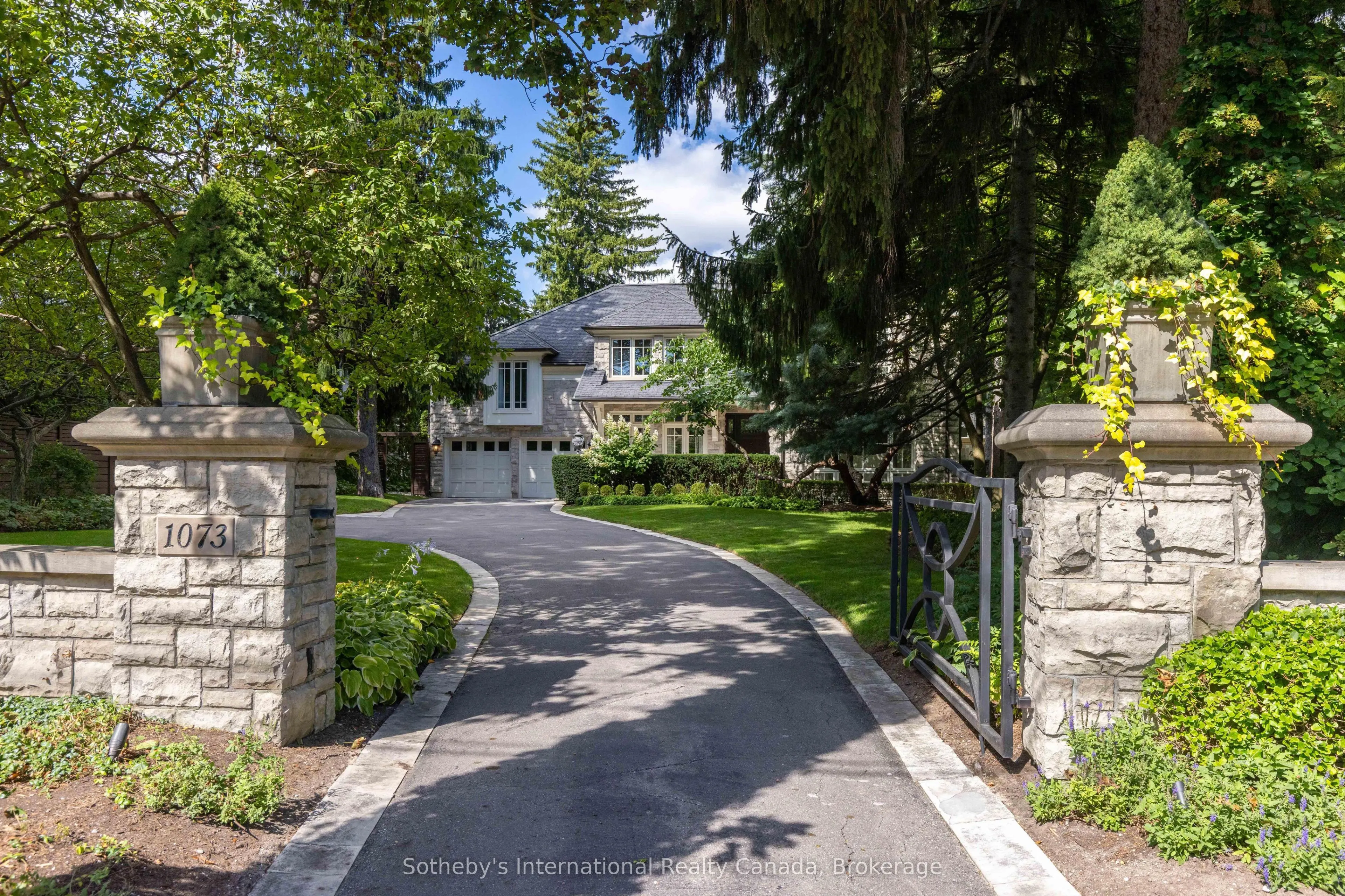 1073 Lakeshore Road E