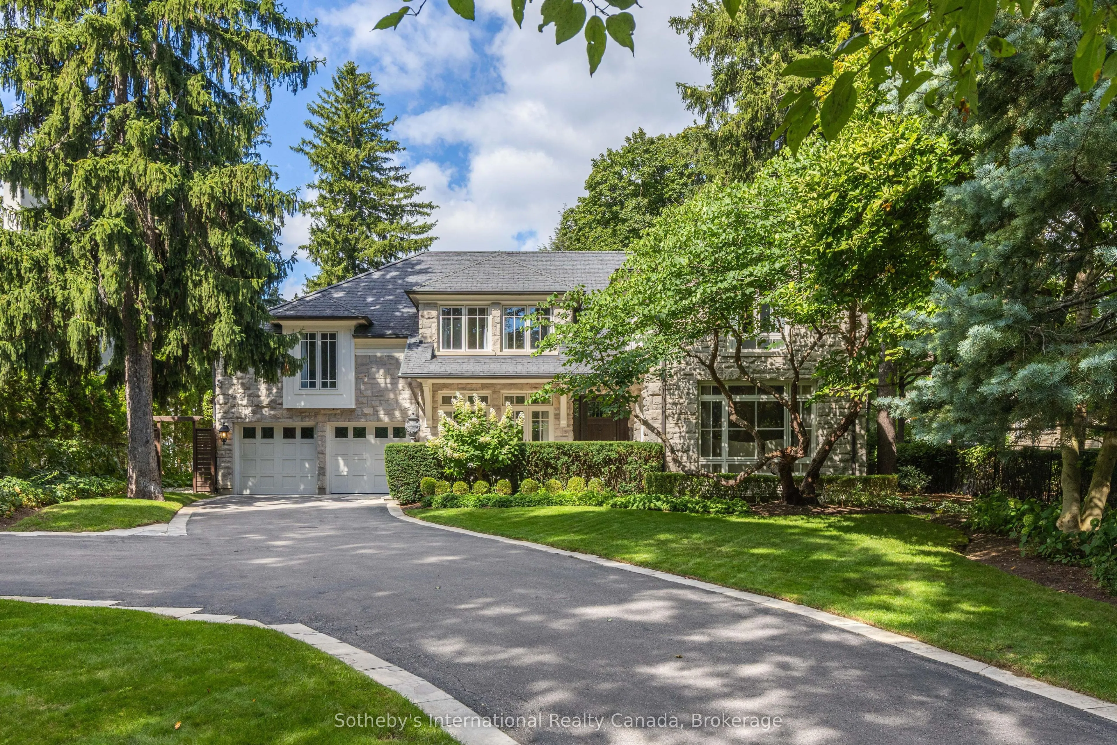 1073 Lakeshore Road E