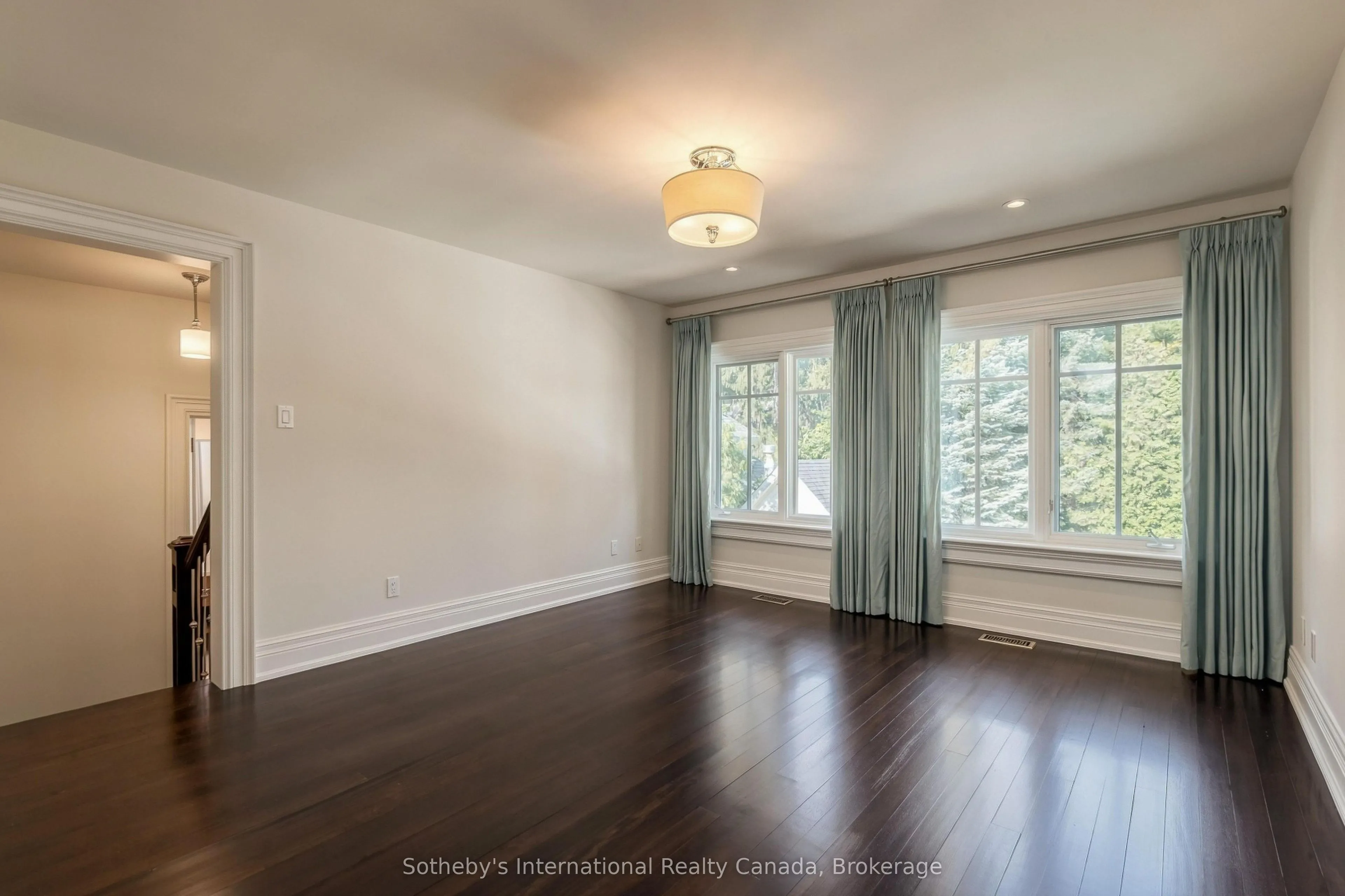 1073 Lakeshore Road E