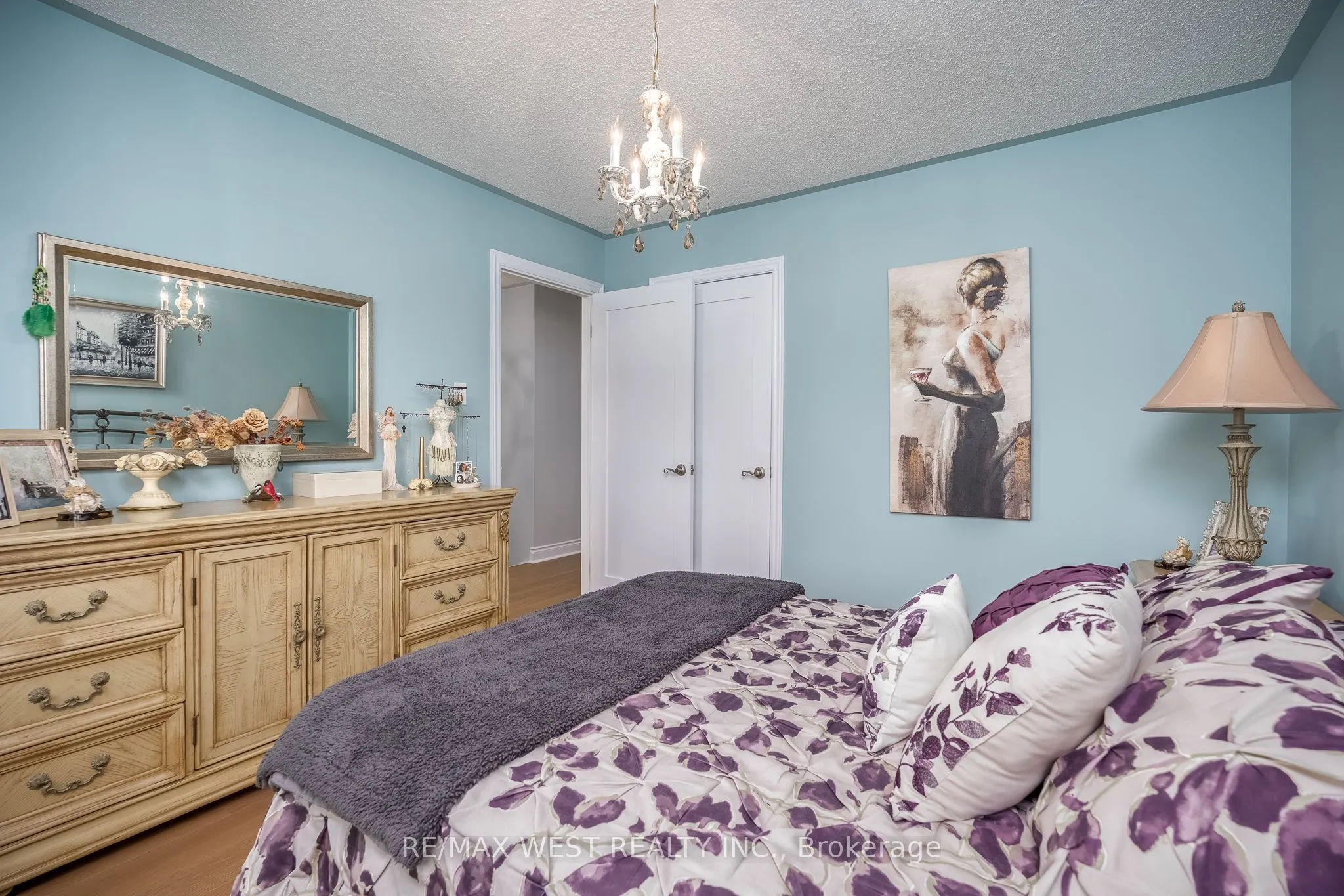 1246 Old Oak Drive