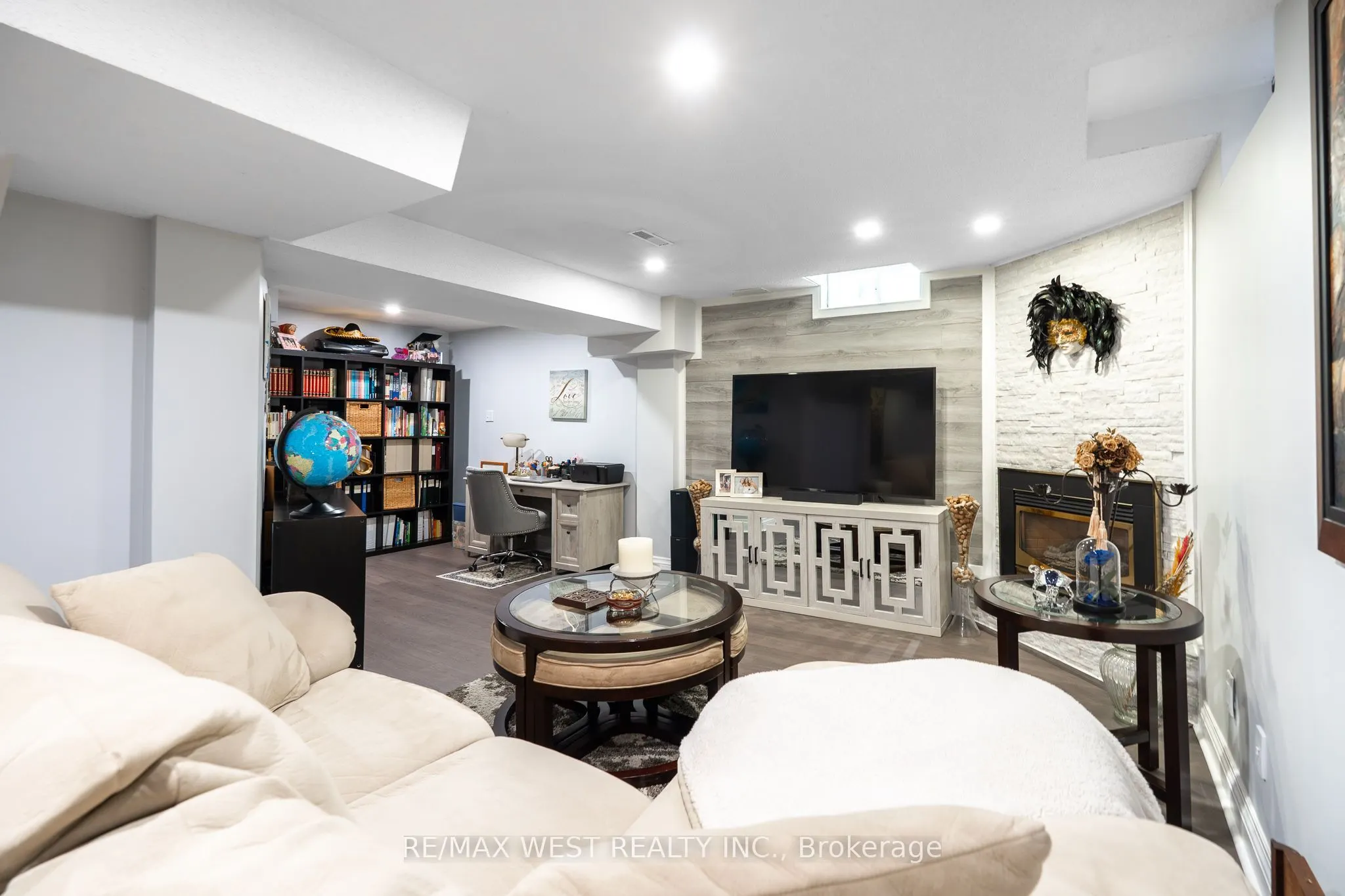 1246 Old Oak Drive