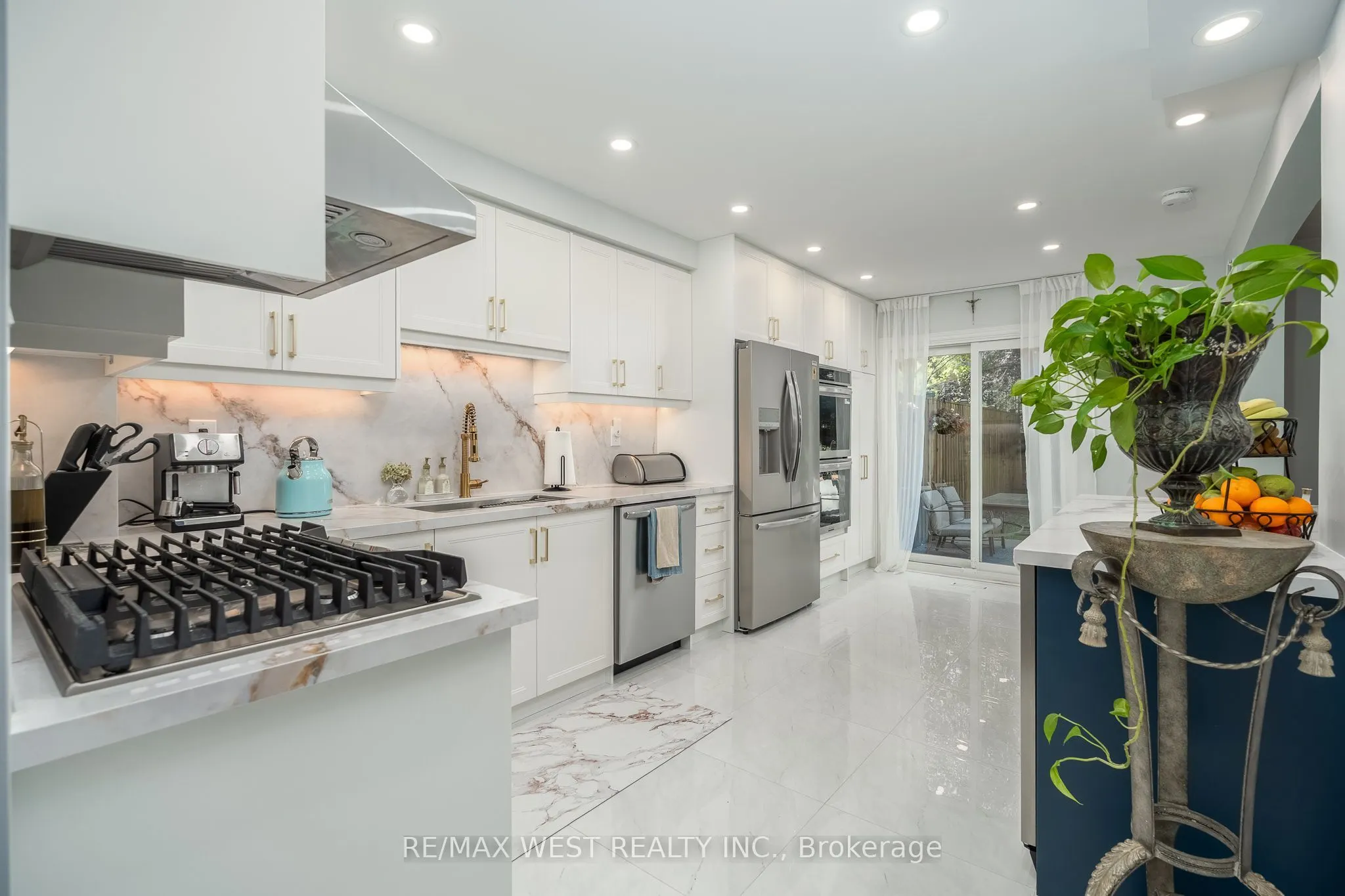 1246 Old Oak Drive