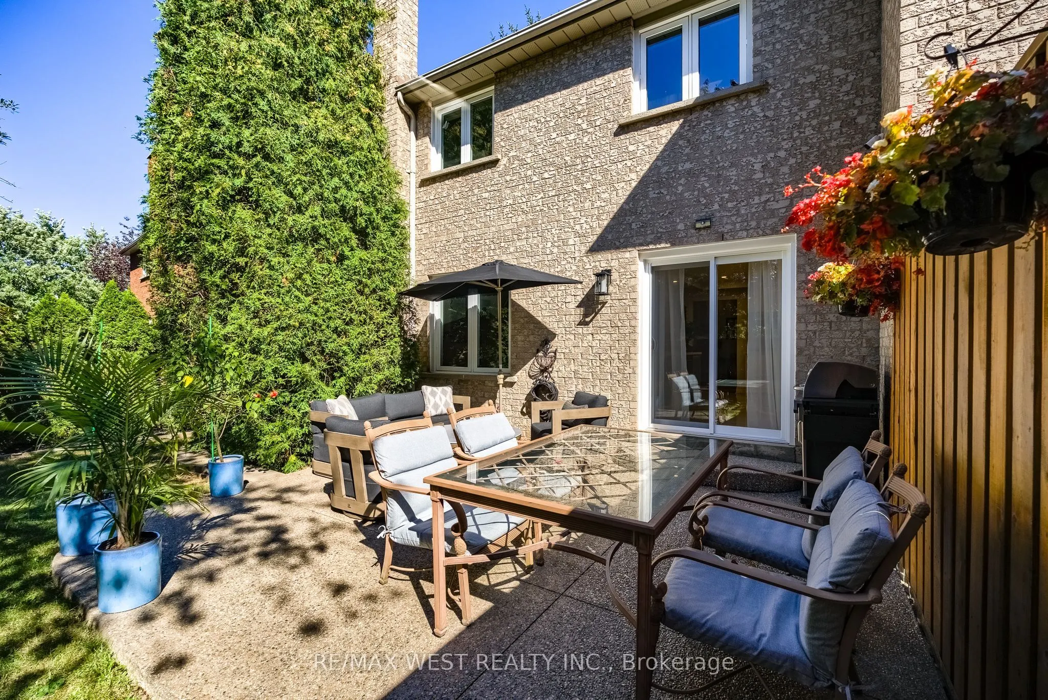 1246 Old Oak Drive