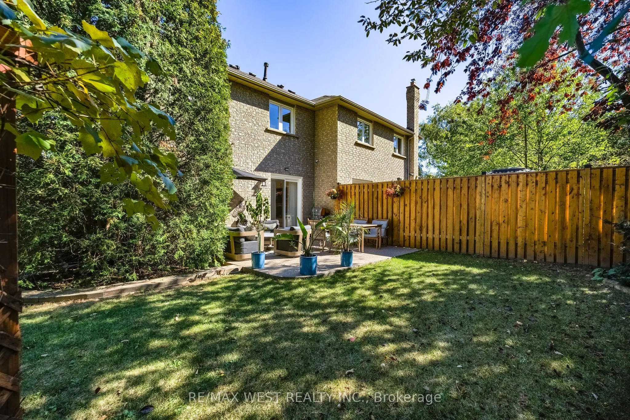 1246 Old Oak Drive