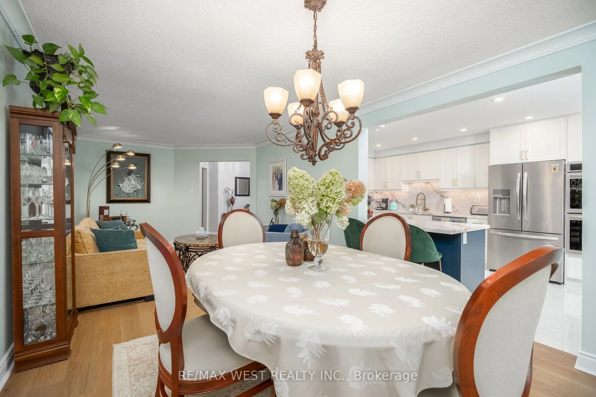 1246 Old Oak Drive