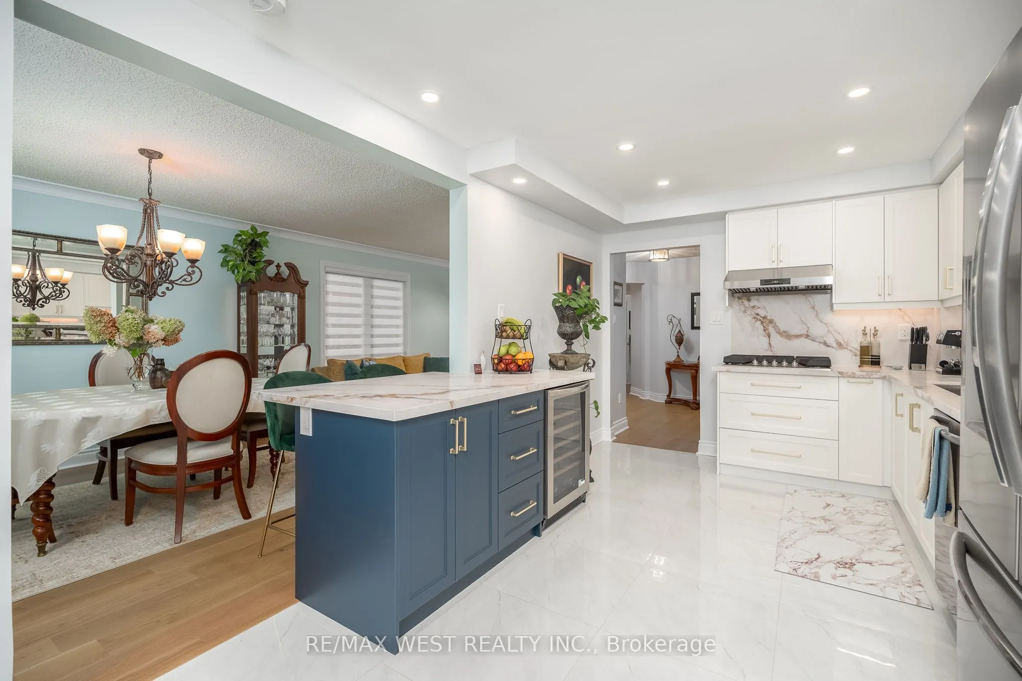 1246 Old Oak Drive
