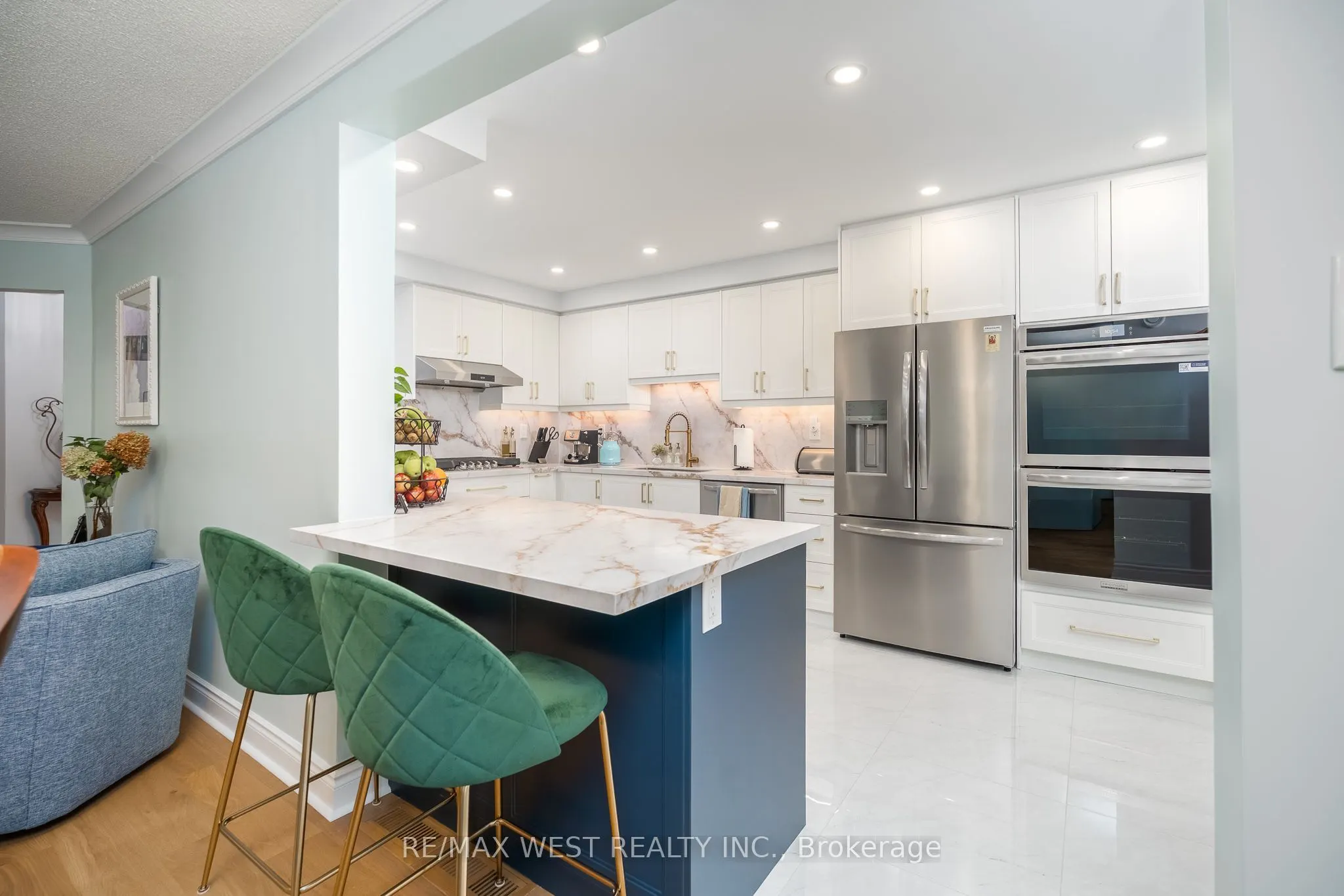1246 Old Oak Drive