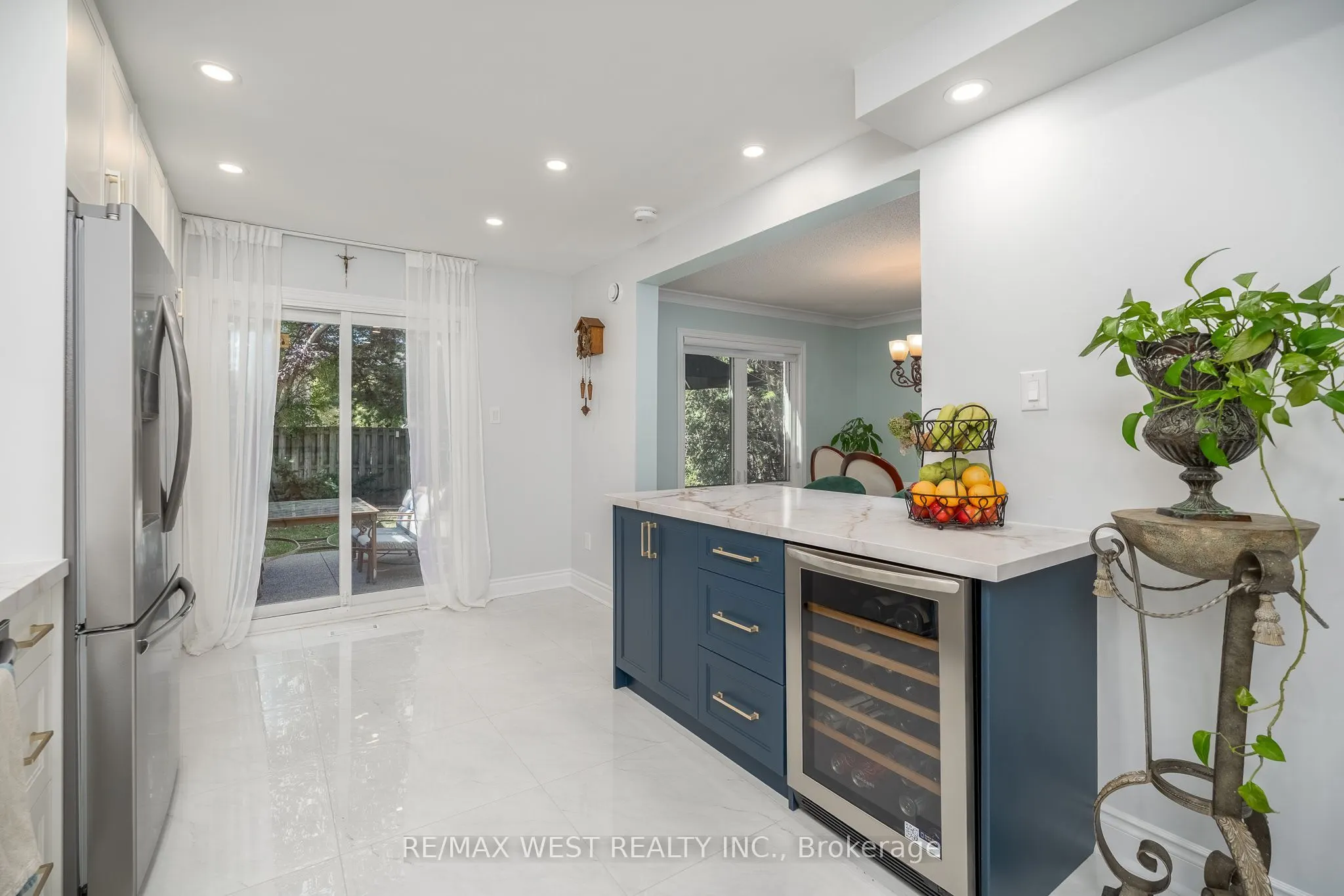 1246 Old Oak Drive