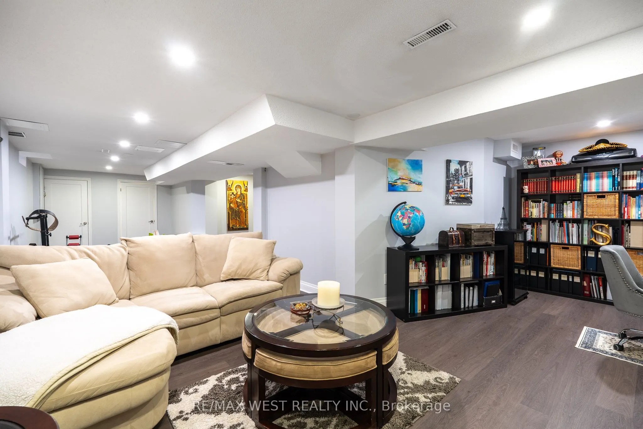 1246 Old Oak Drive