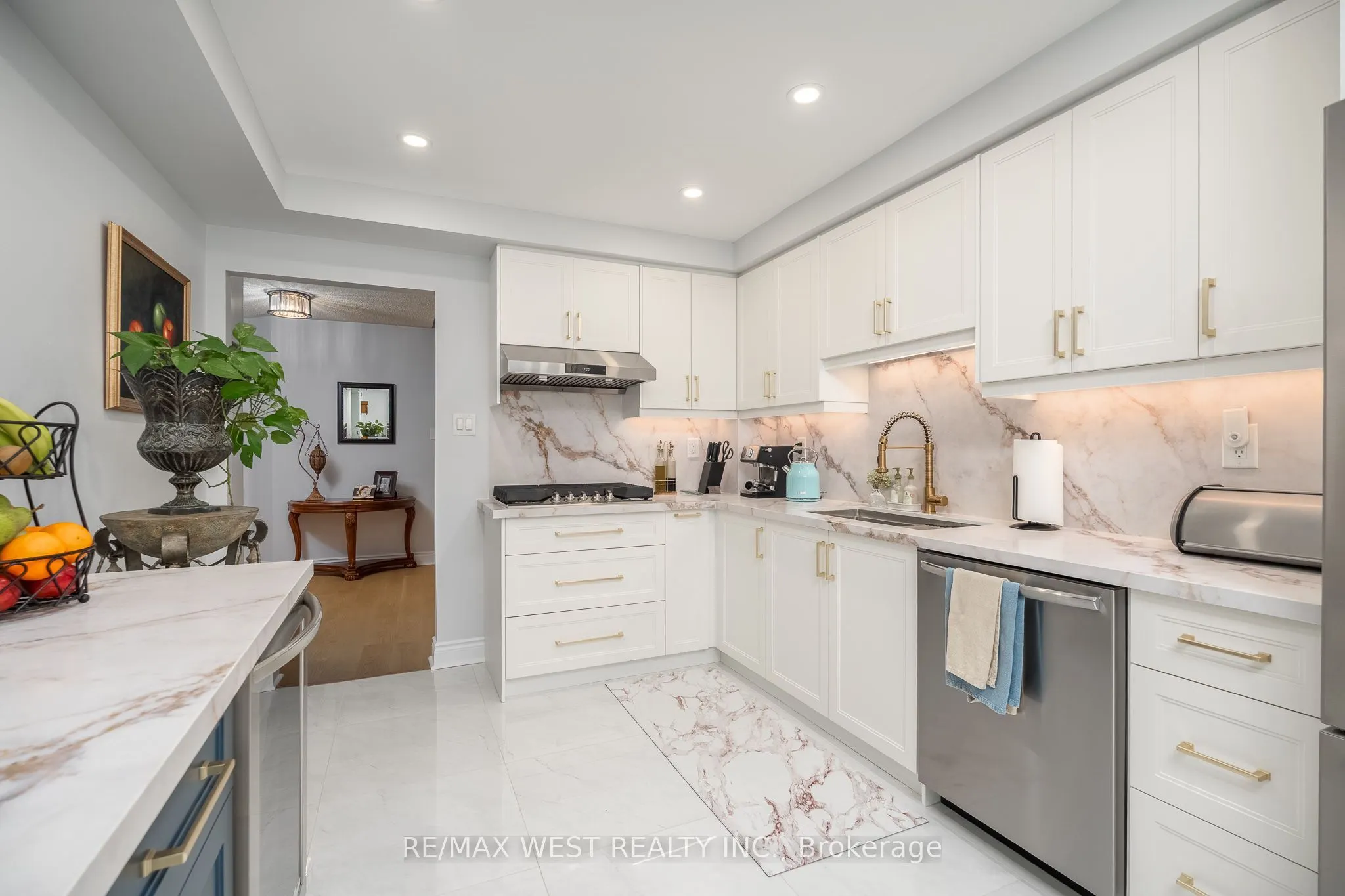 1246 Old Oak Drive