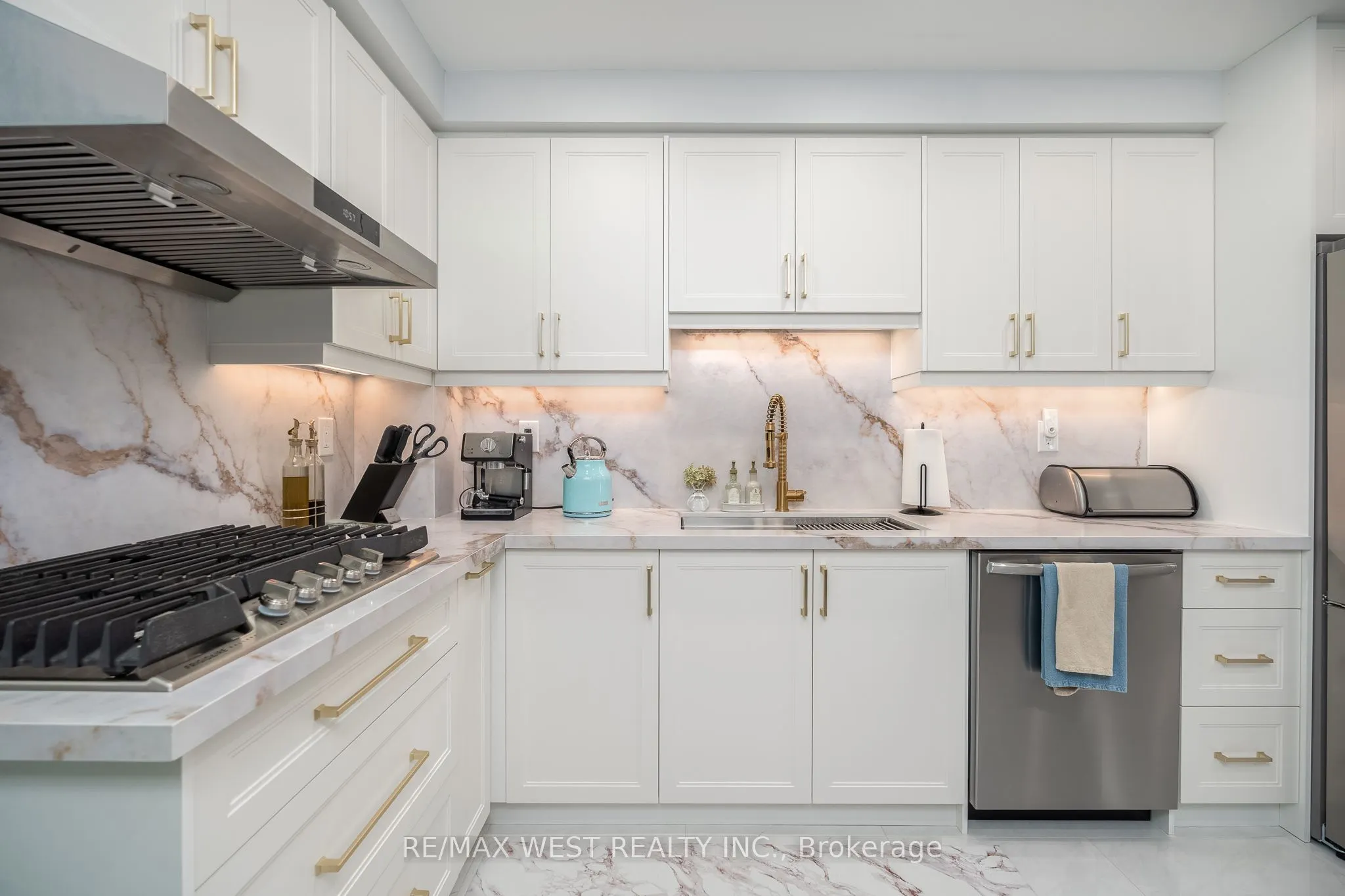 1246 Old Oak Drive