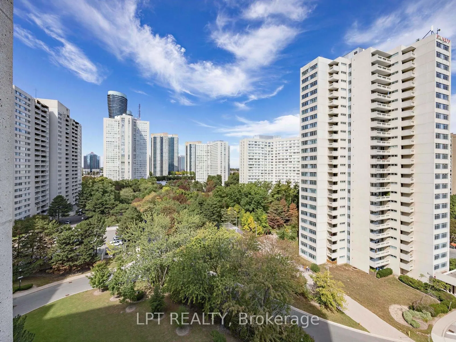 3590 Kaneff Crescent #1112