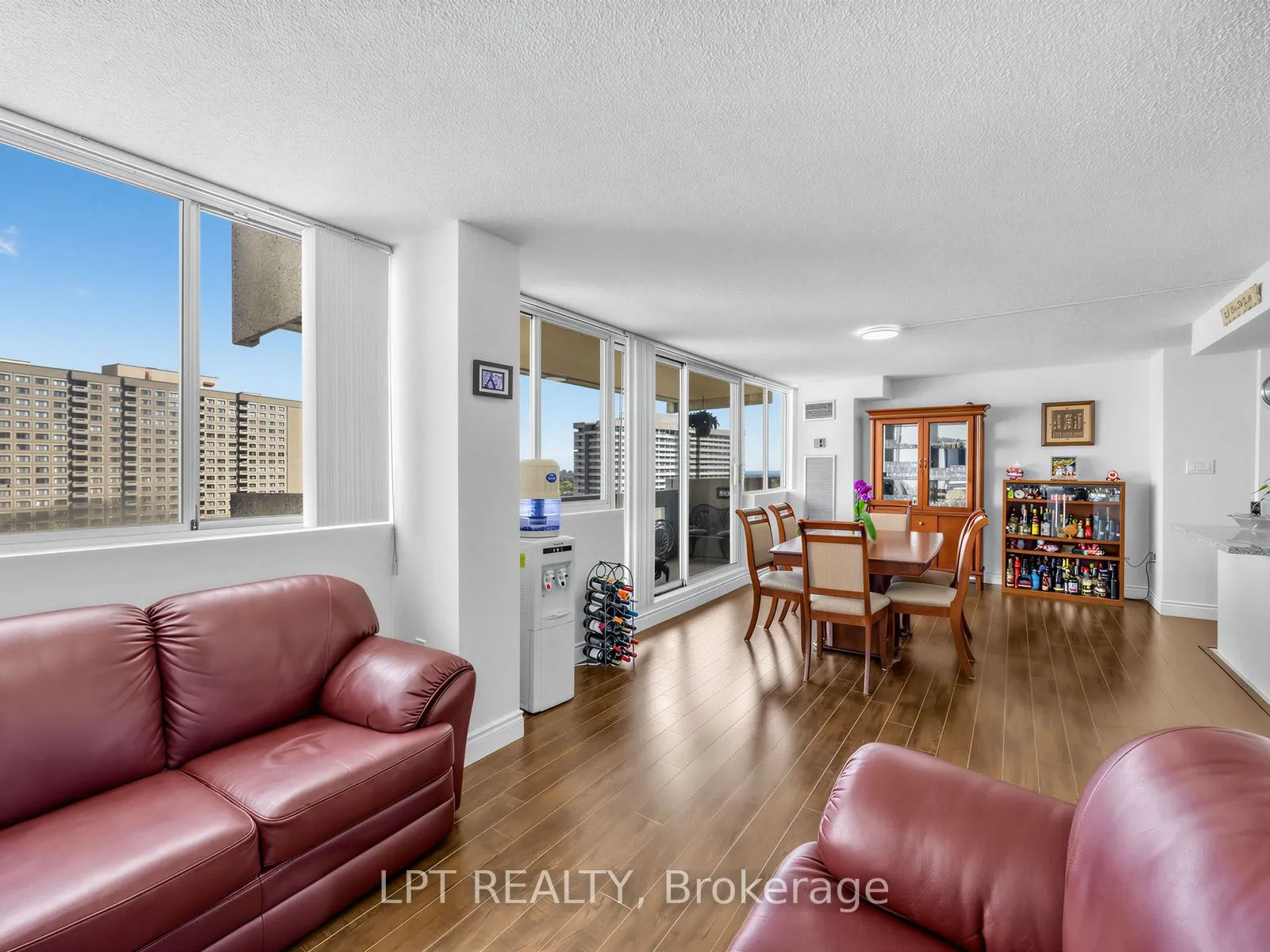 3590 Kaneff Crescent #1112