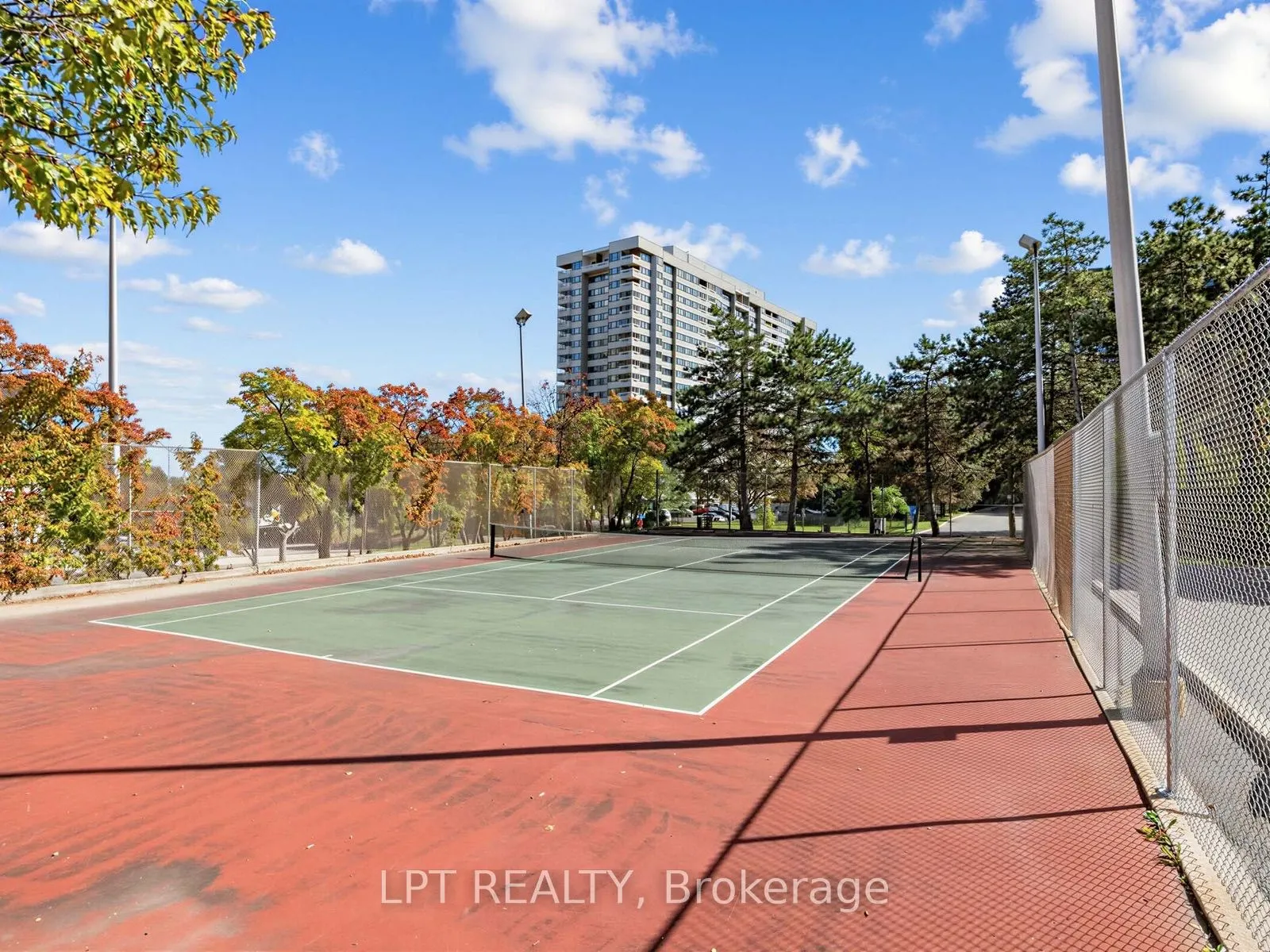 3590 Kaneff Crescent #1112