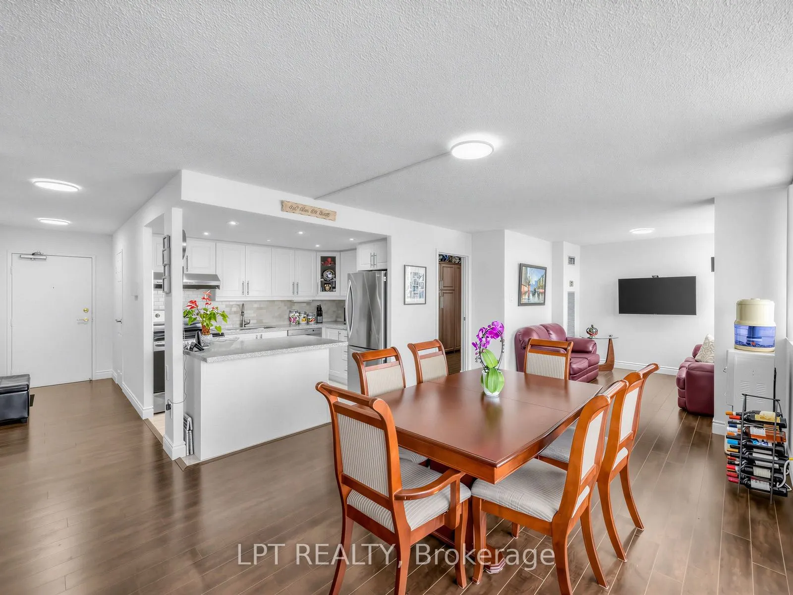 3590 Kaneff Crescent #1112