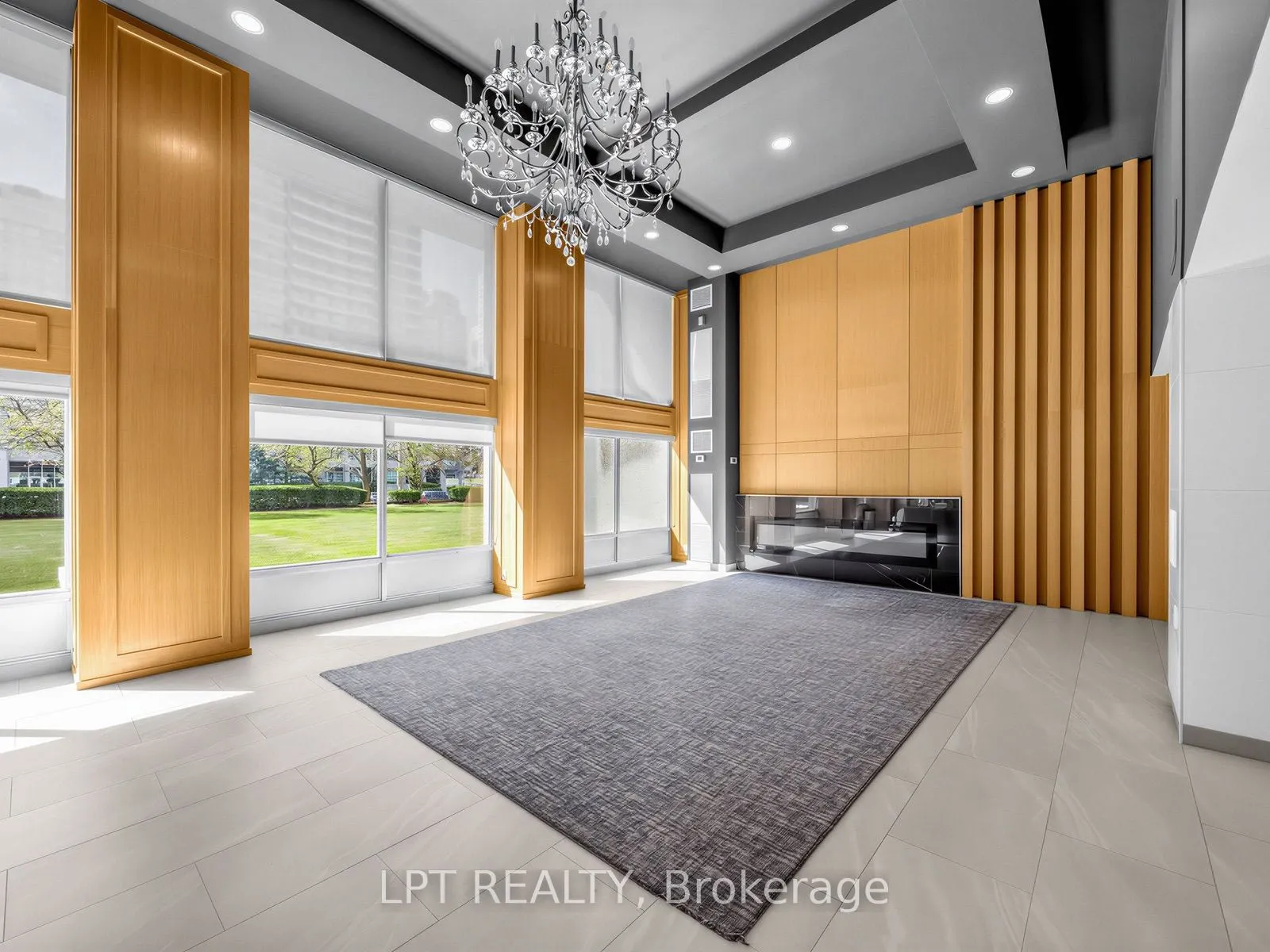 3590 Kaneff Crescent #1112