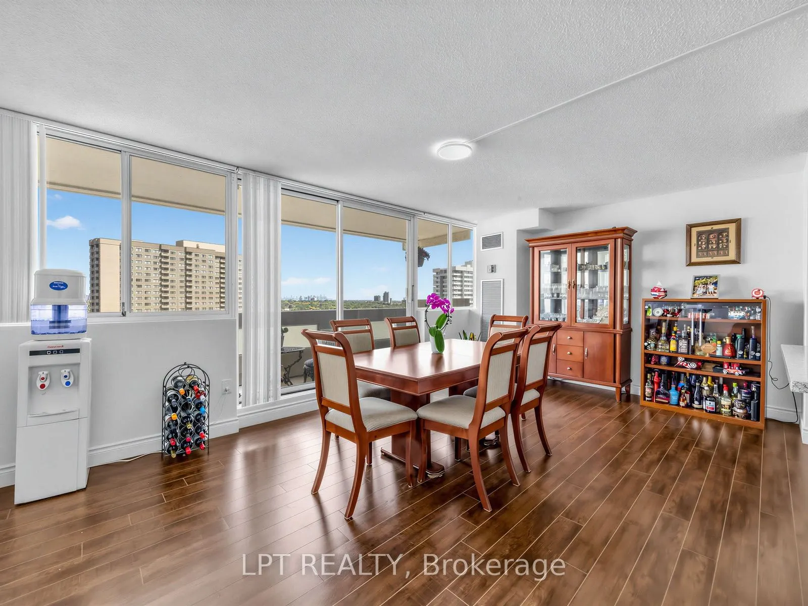 3590 Kaneff Crescent #1112