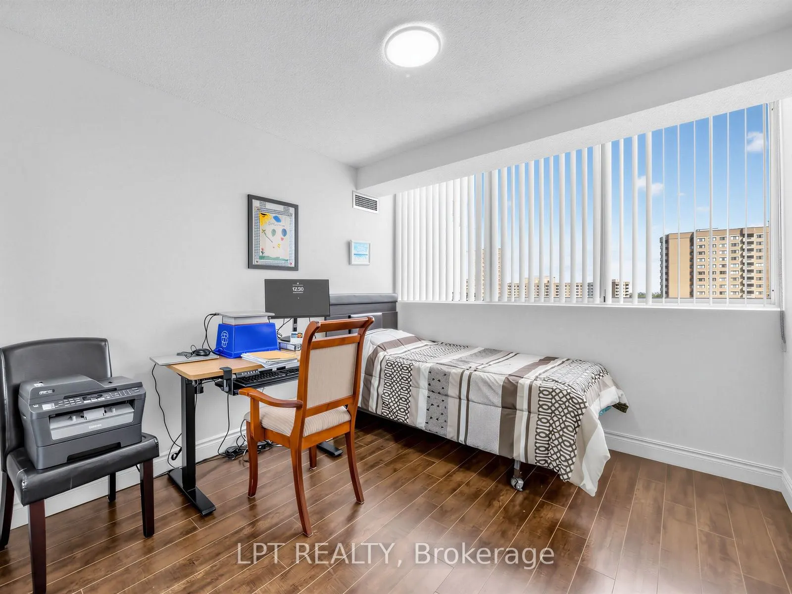 3590 Kaneff Crescent #1112