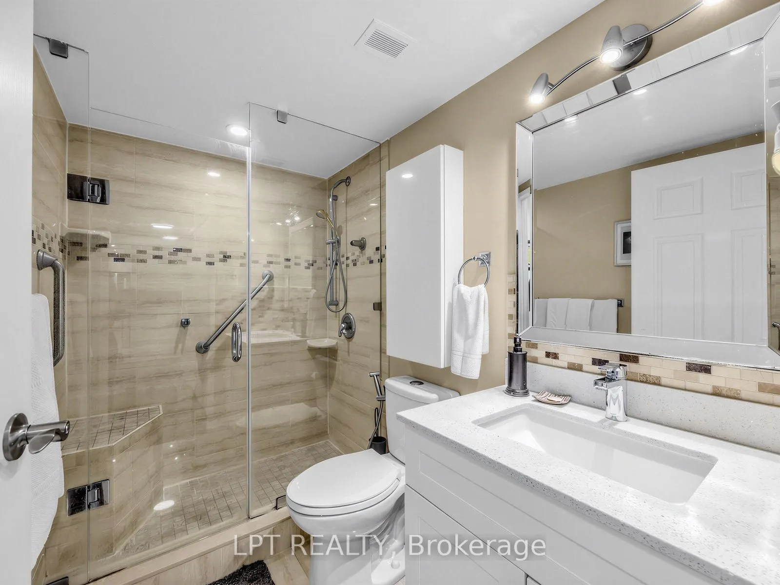 3590 Kaneff Crescent #1112