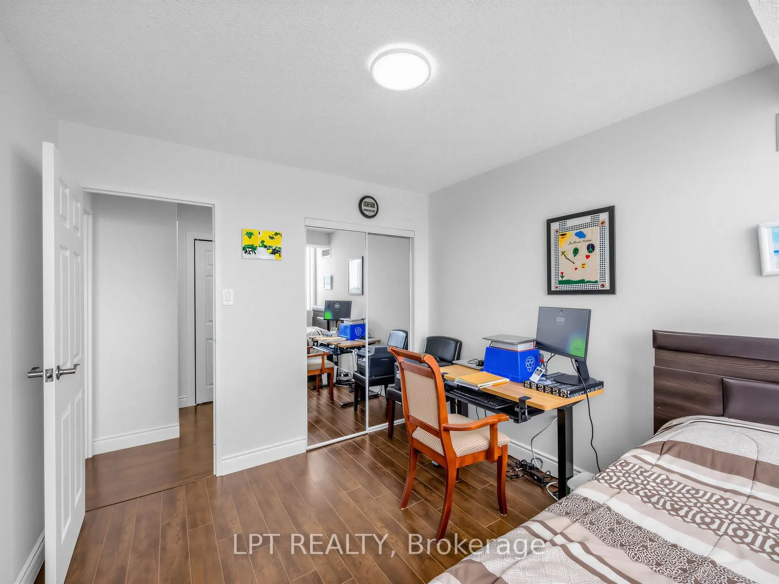 3590 Kaneff Crescent #1112
