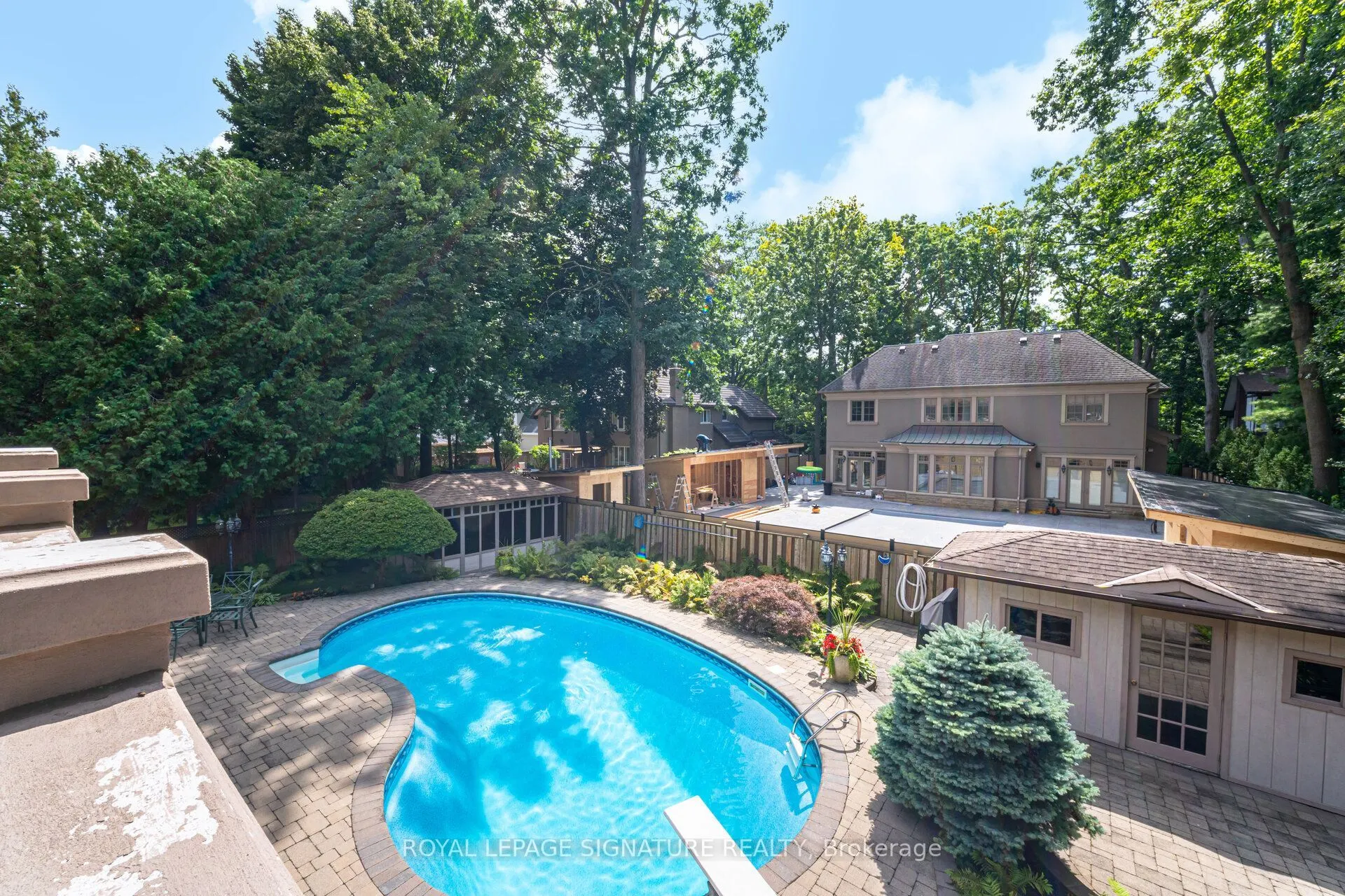 2130 Autumn Breeze Drive N