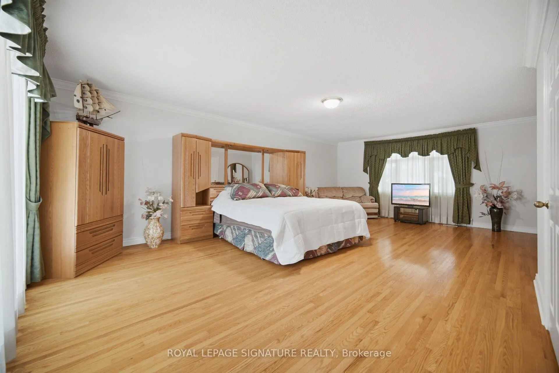 2130 Autumn Breeze Drive N