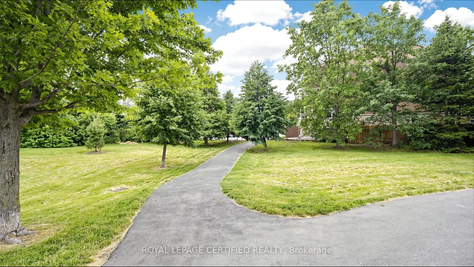 1380 Granrock Crescent