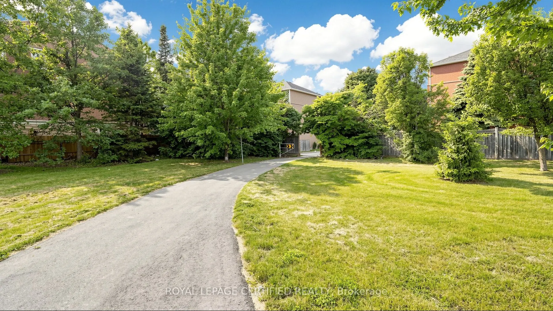 1380 Granrock Crescent