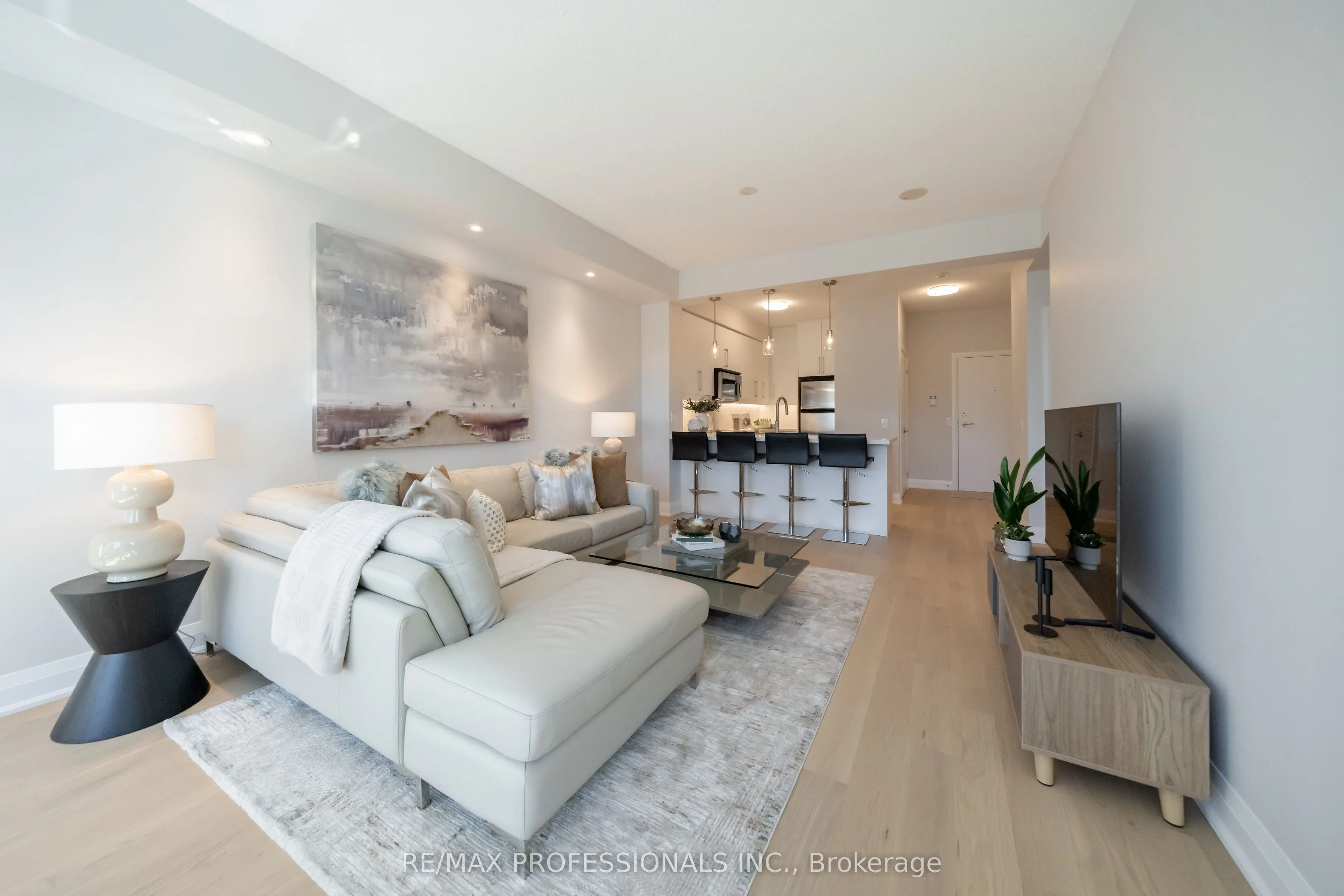 1 Hurontario Street #413