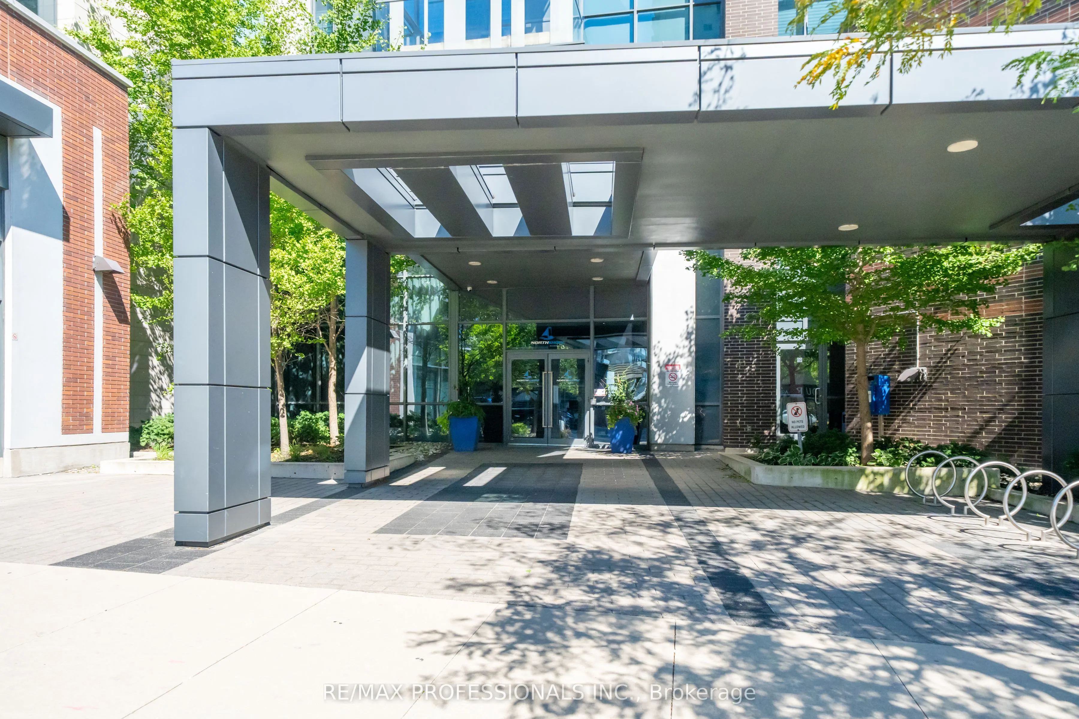 1 Hurontario Street #413