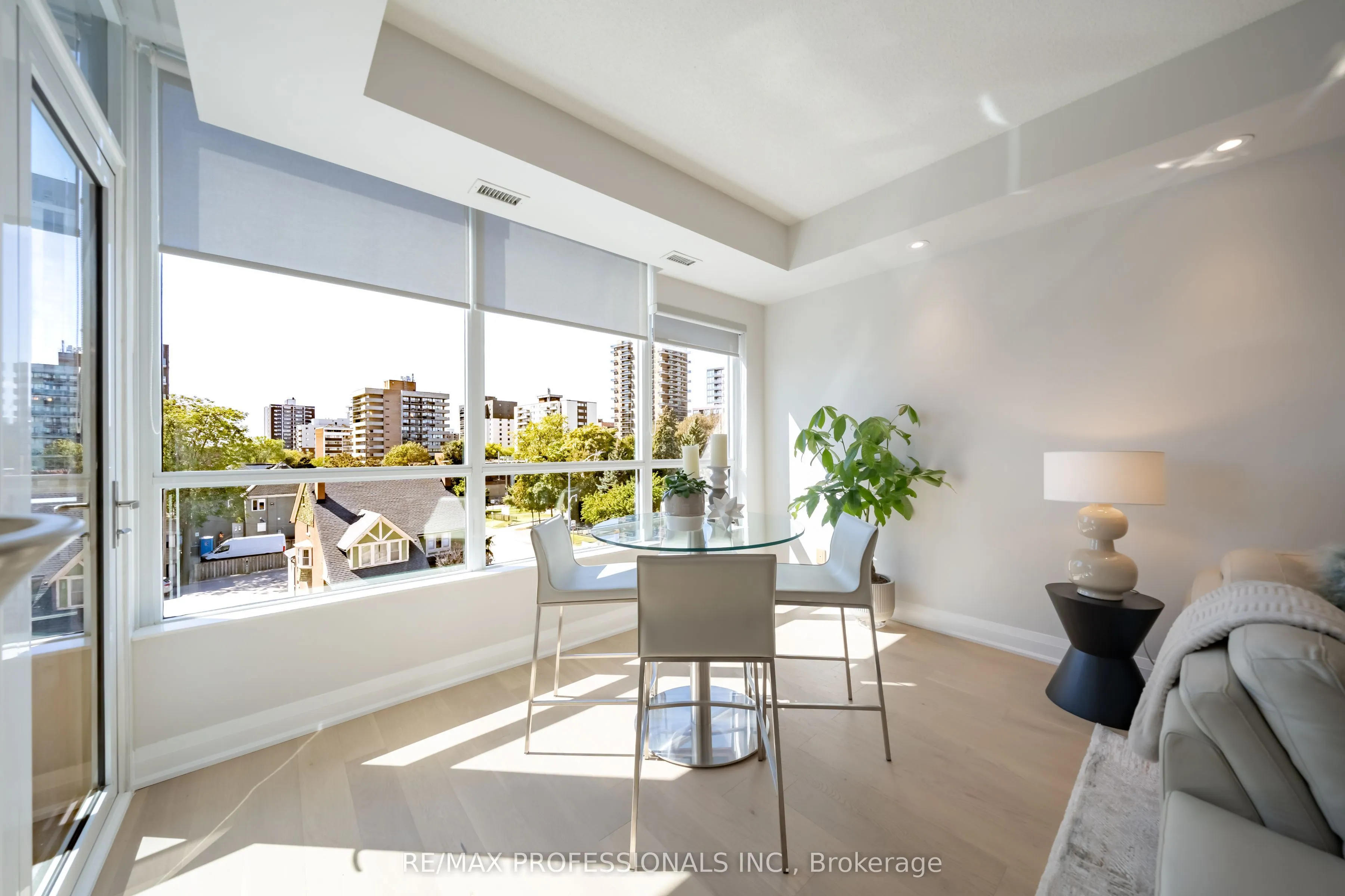 1 Hurontario Street #413