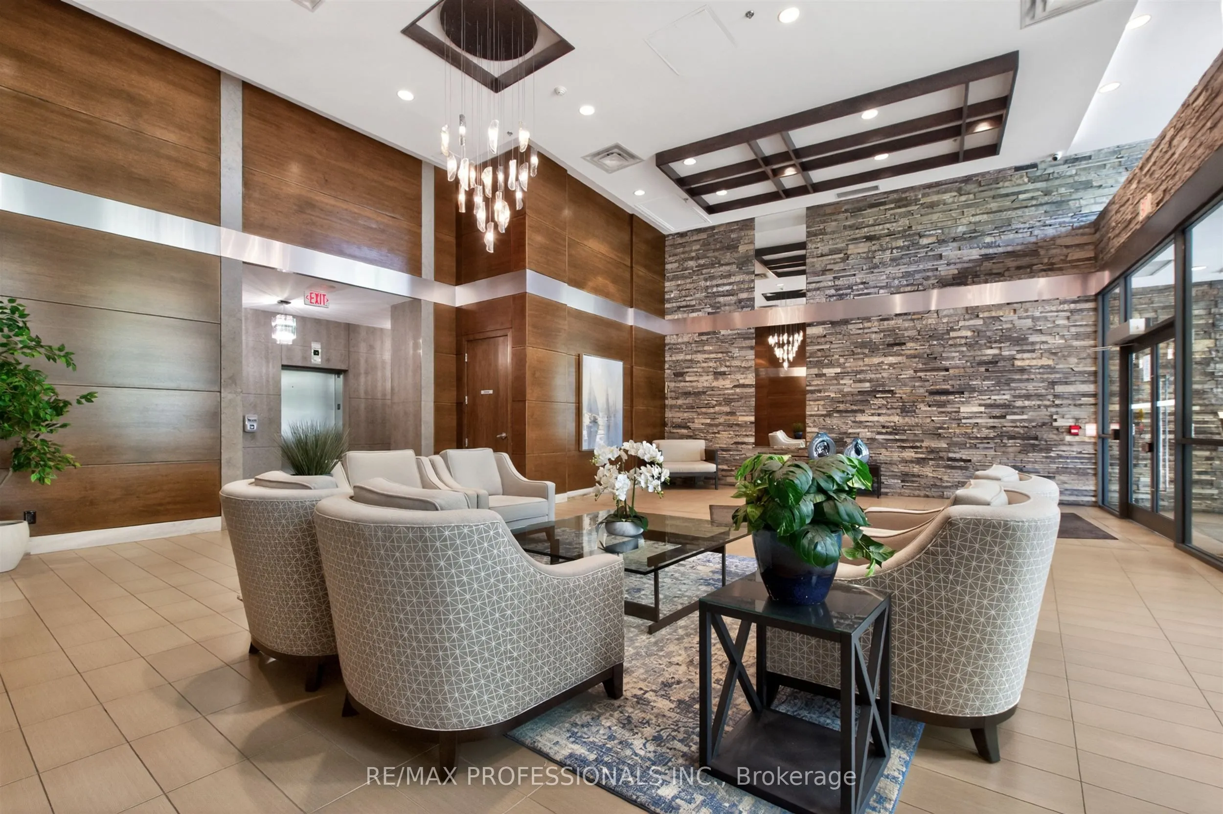 1 Hurontario Street #413