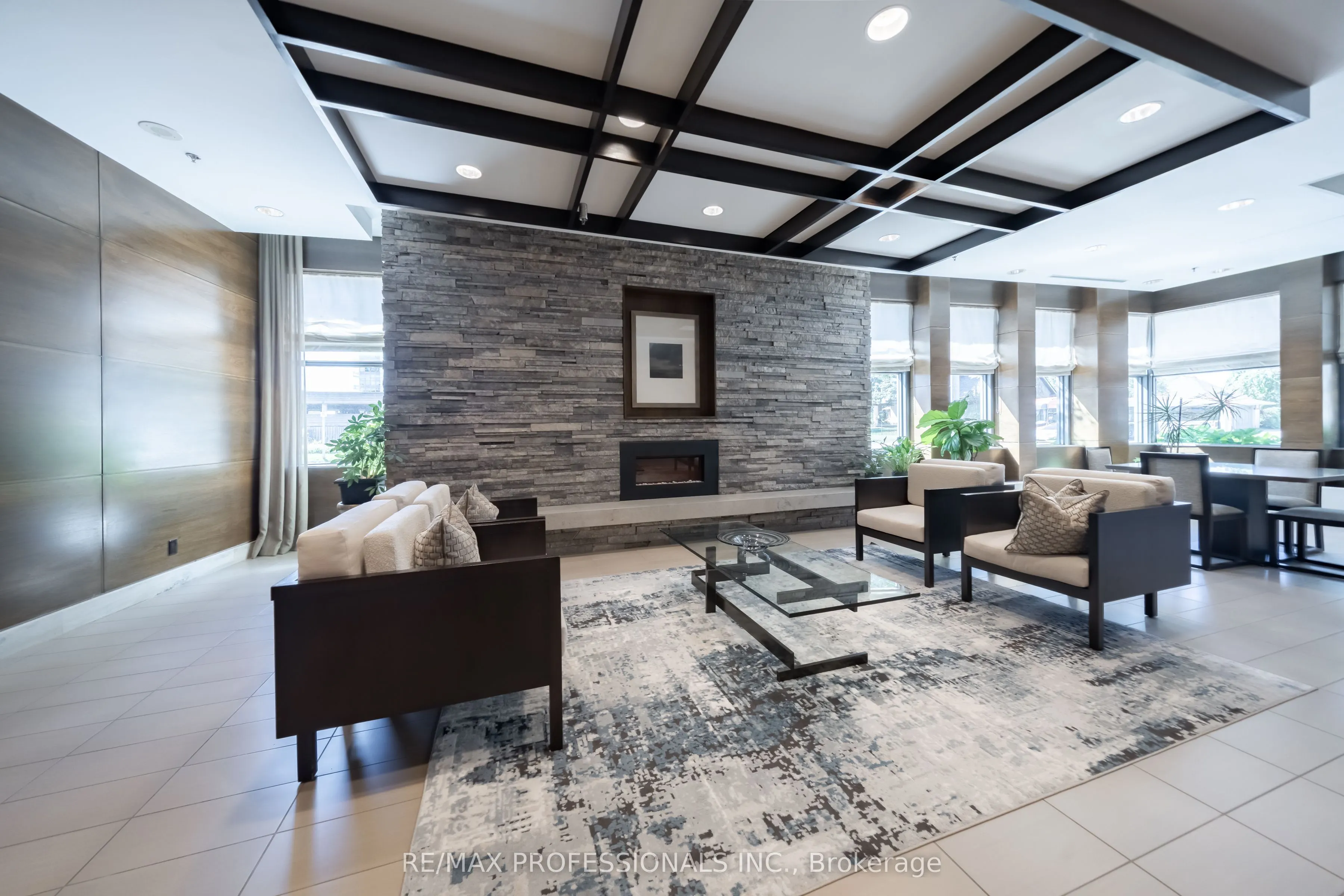 1 Hurontario Street #413