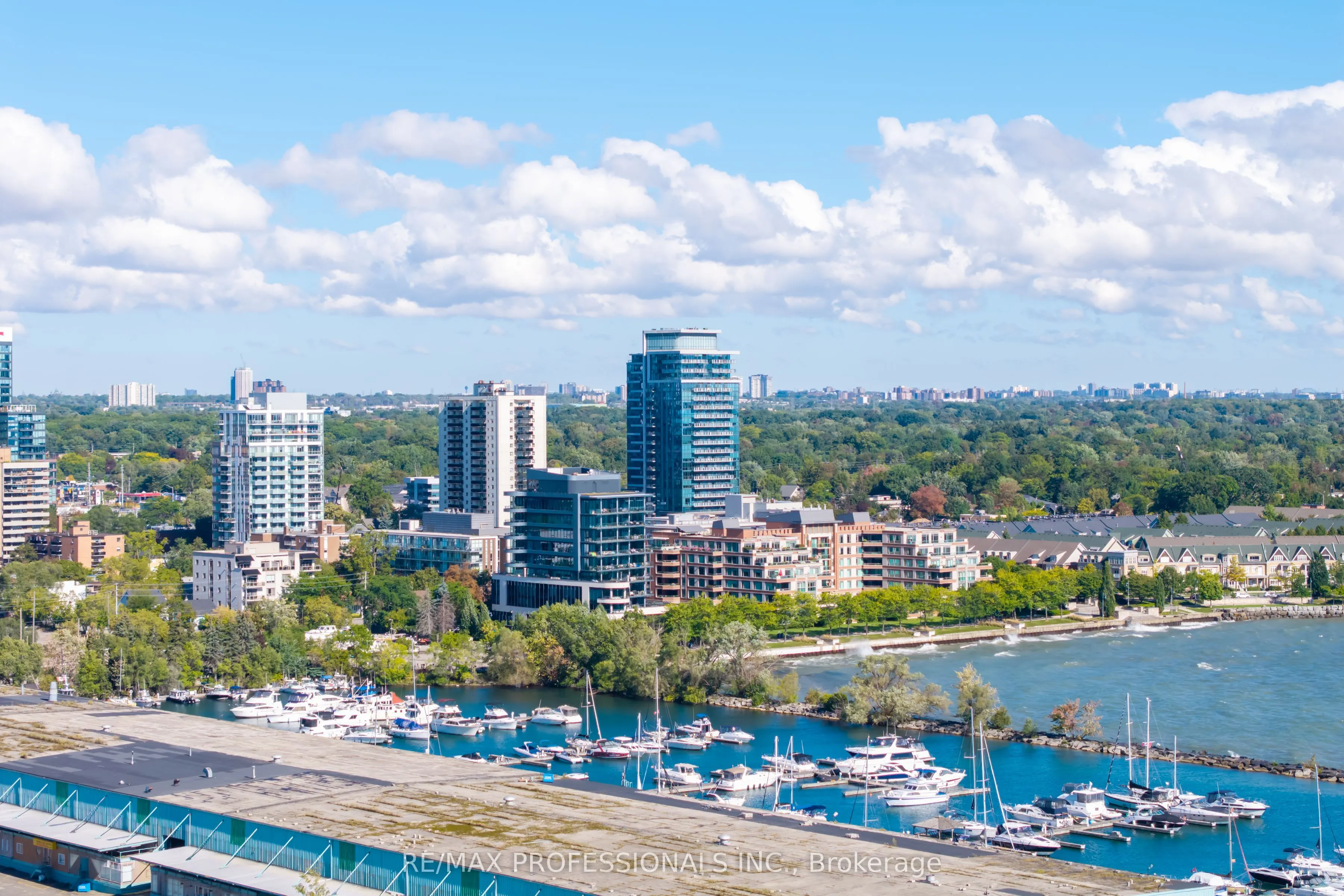 1 Hurontario Street #413