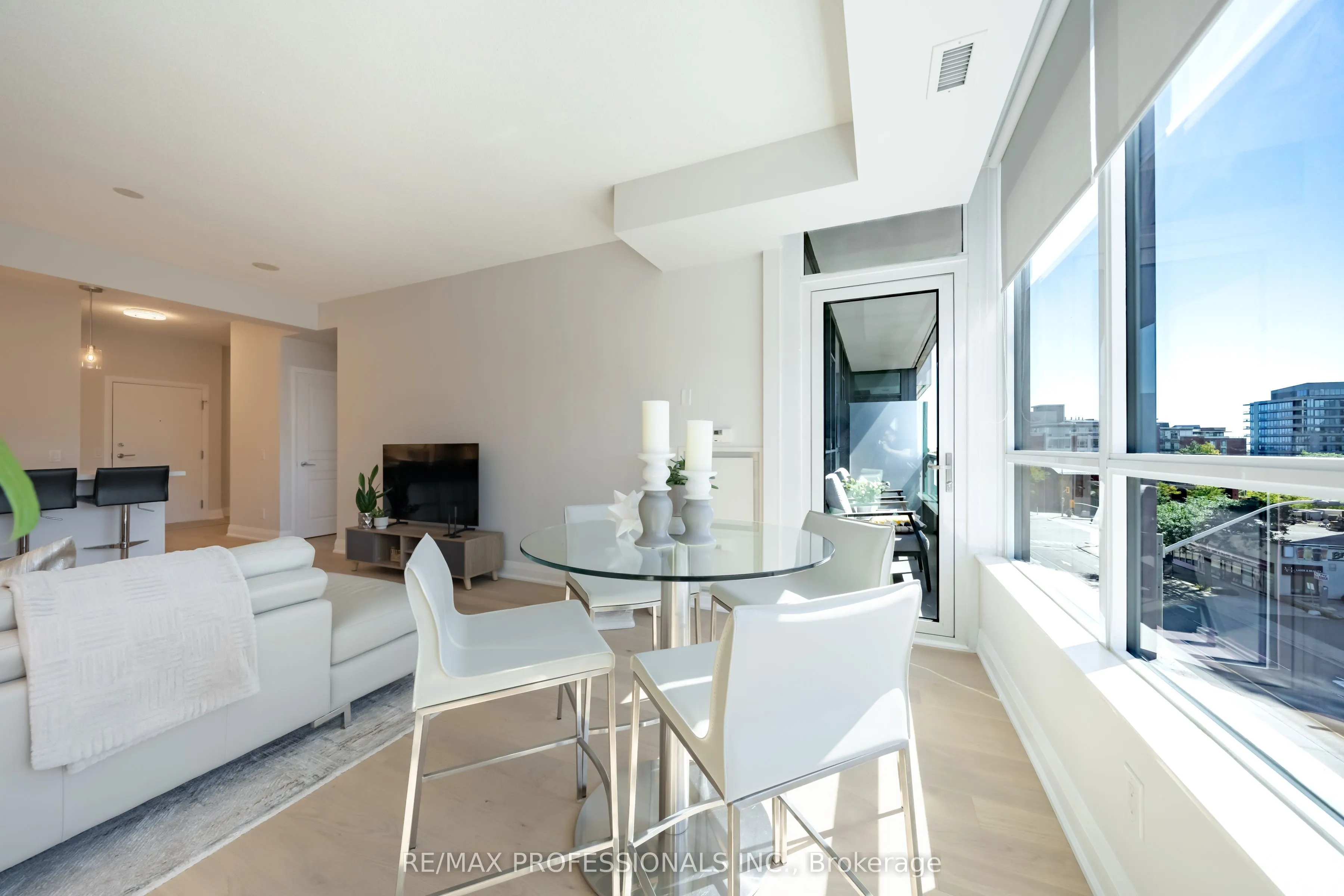 1 Hurontario Street #413