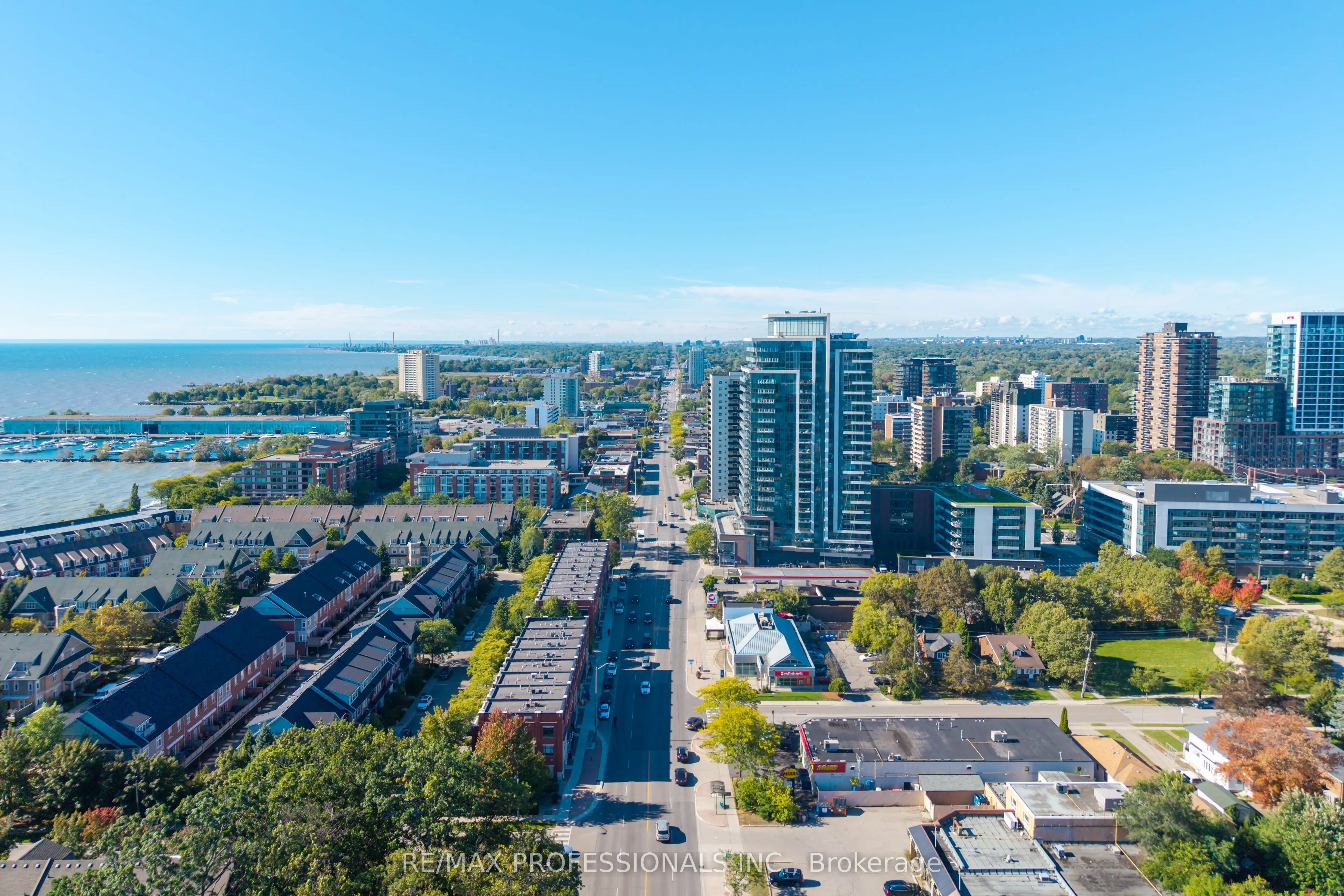 1 Hurontario Street #413