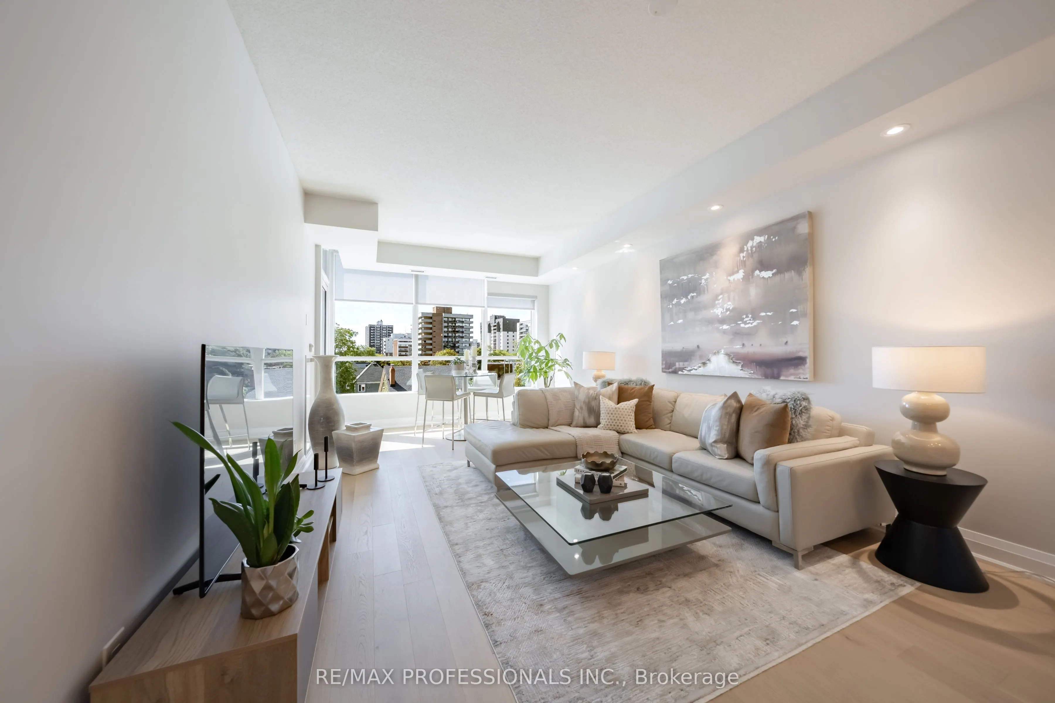 1 Hurontario Street #413