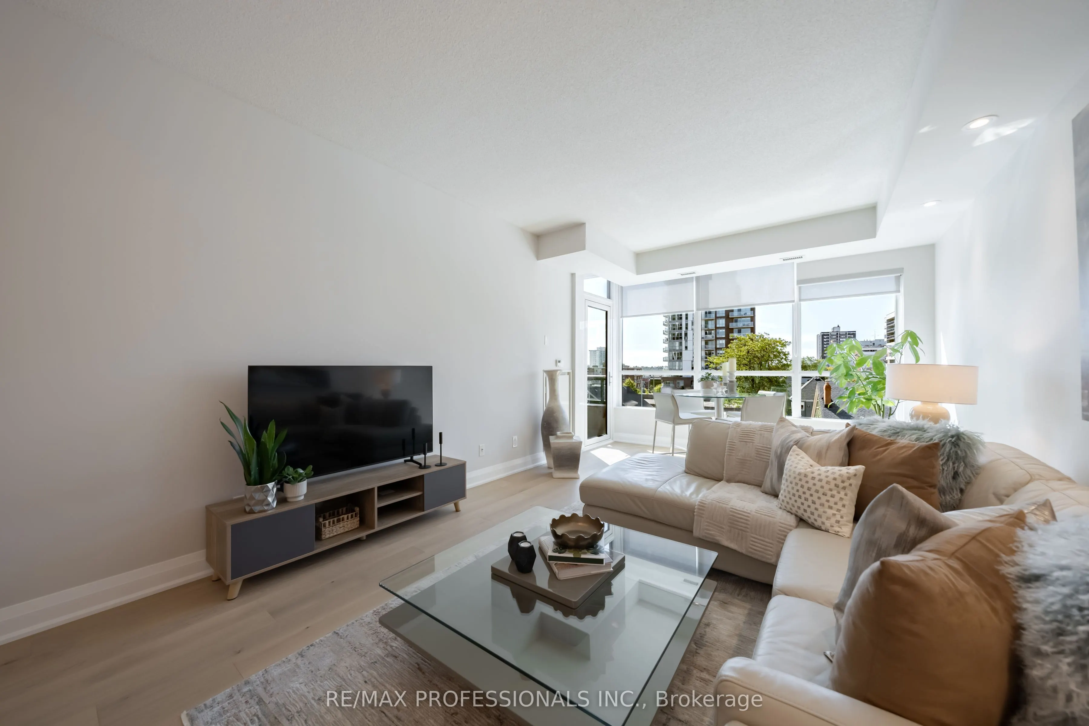 1 Hurontario Street #413