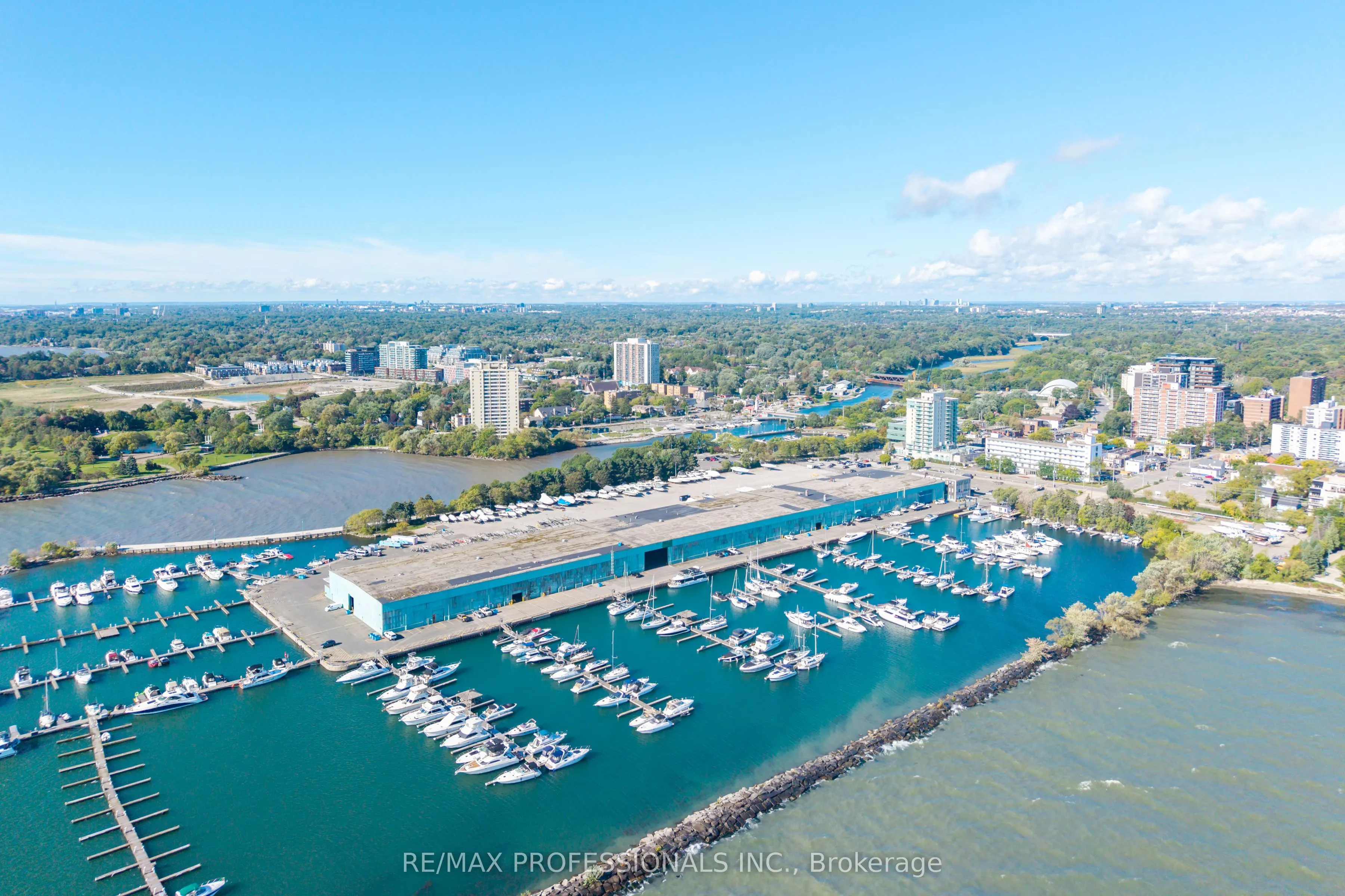 1 Hurontario Street #413
