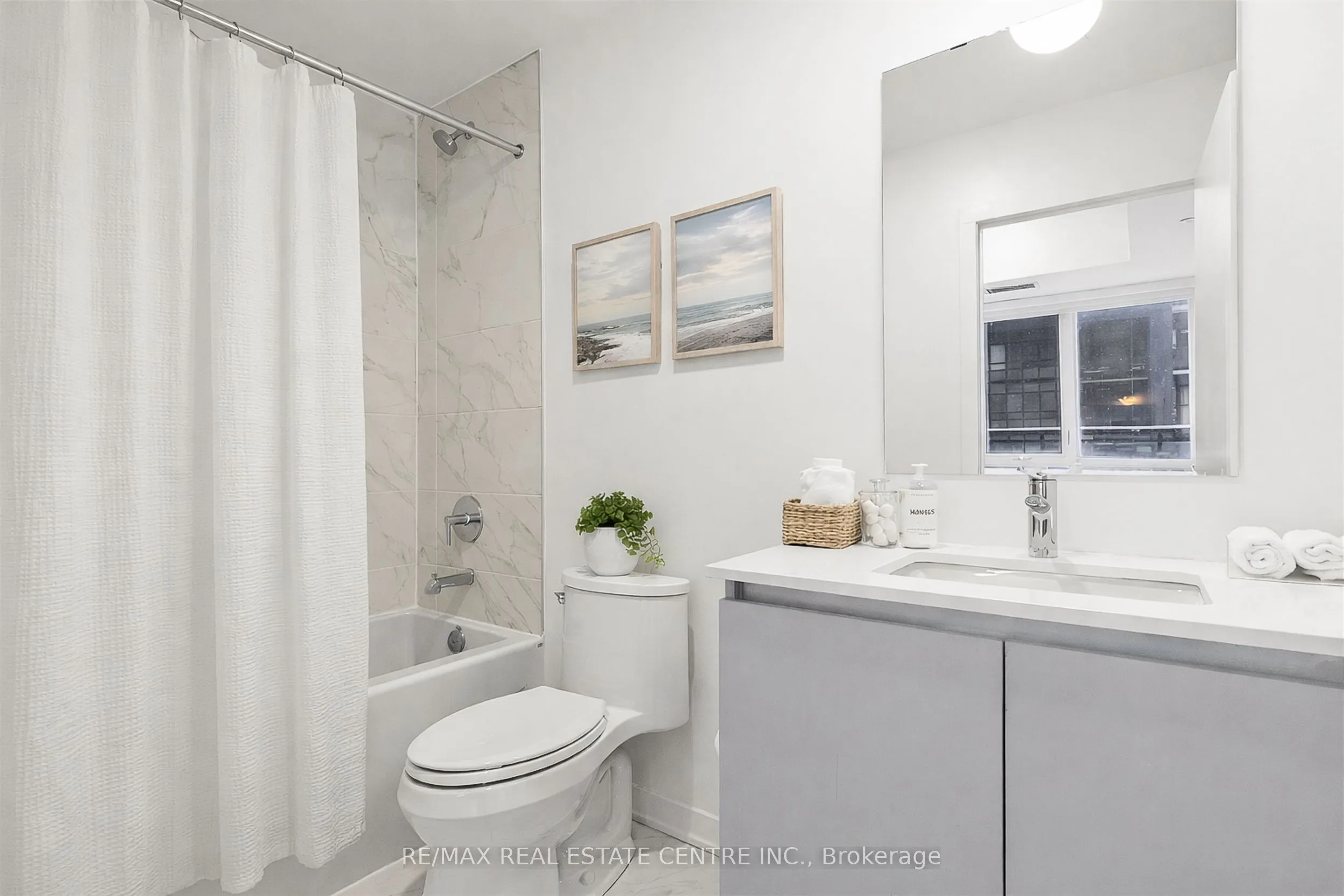 405 Dundas Street W #316