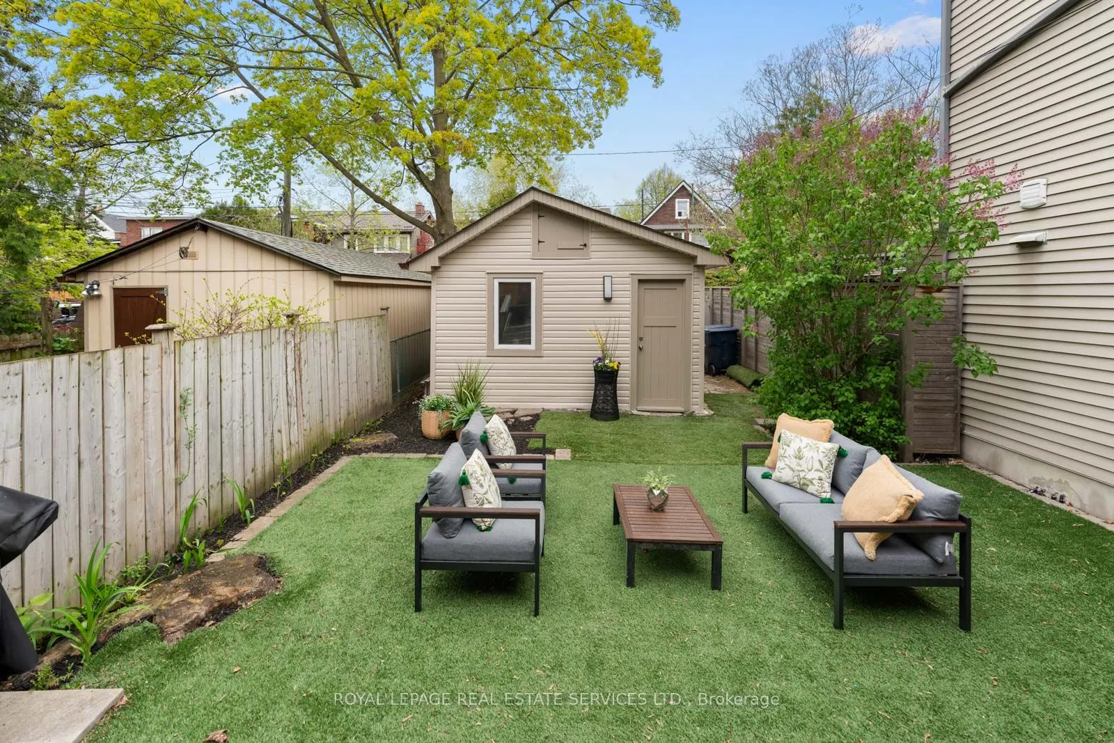 494 Durie Street
