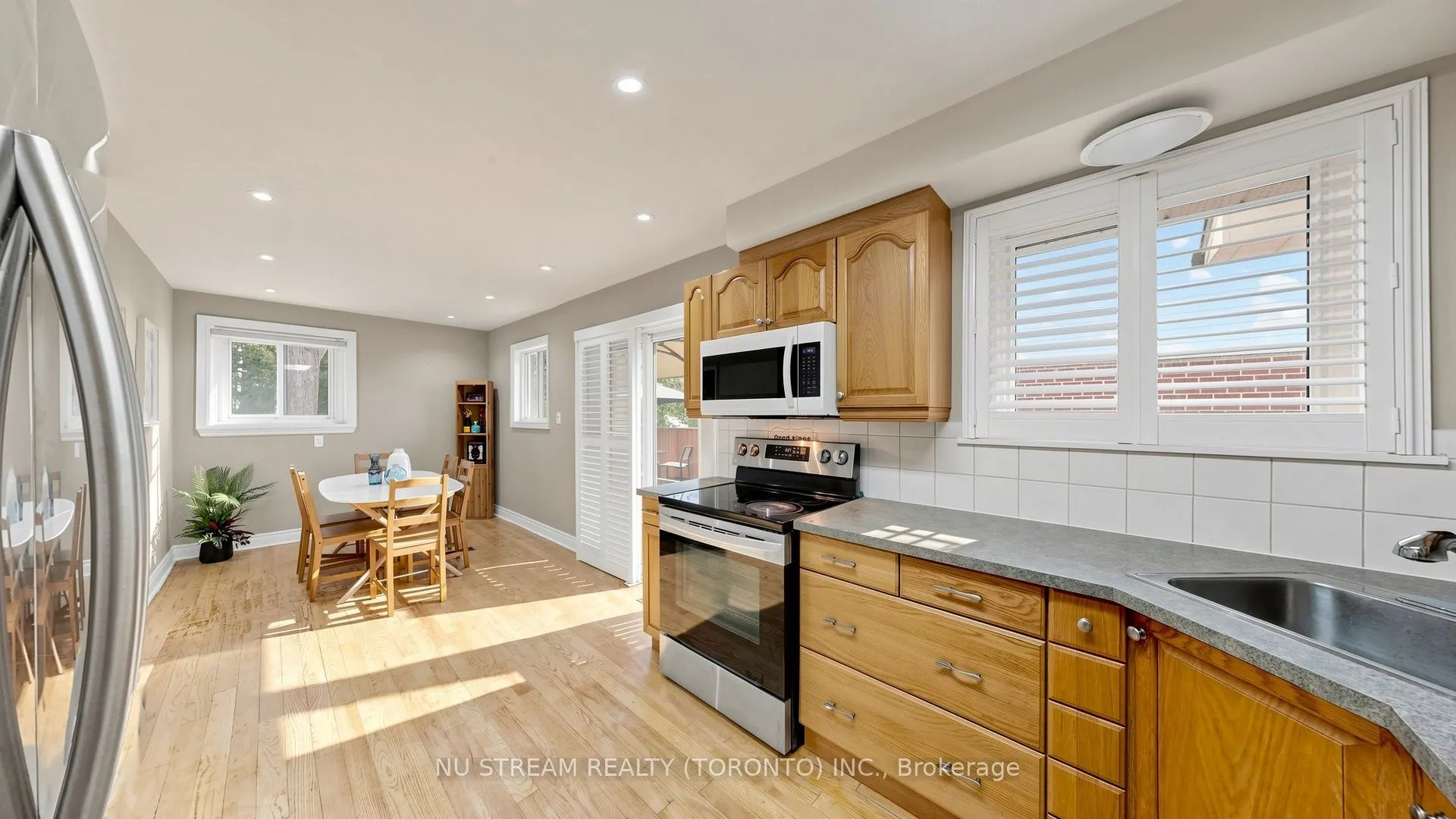 3163 Ibbetson Crescent