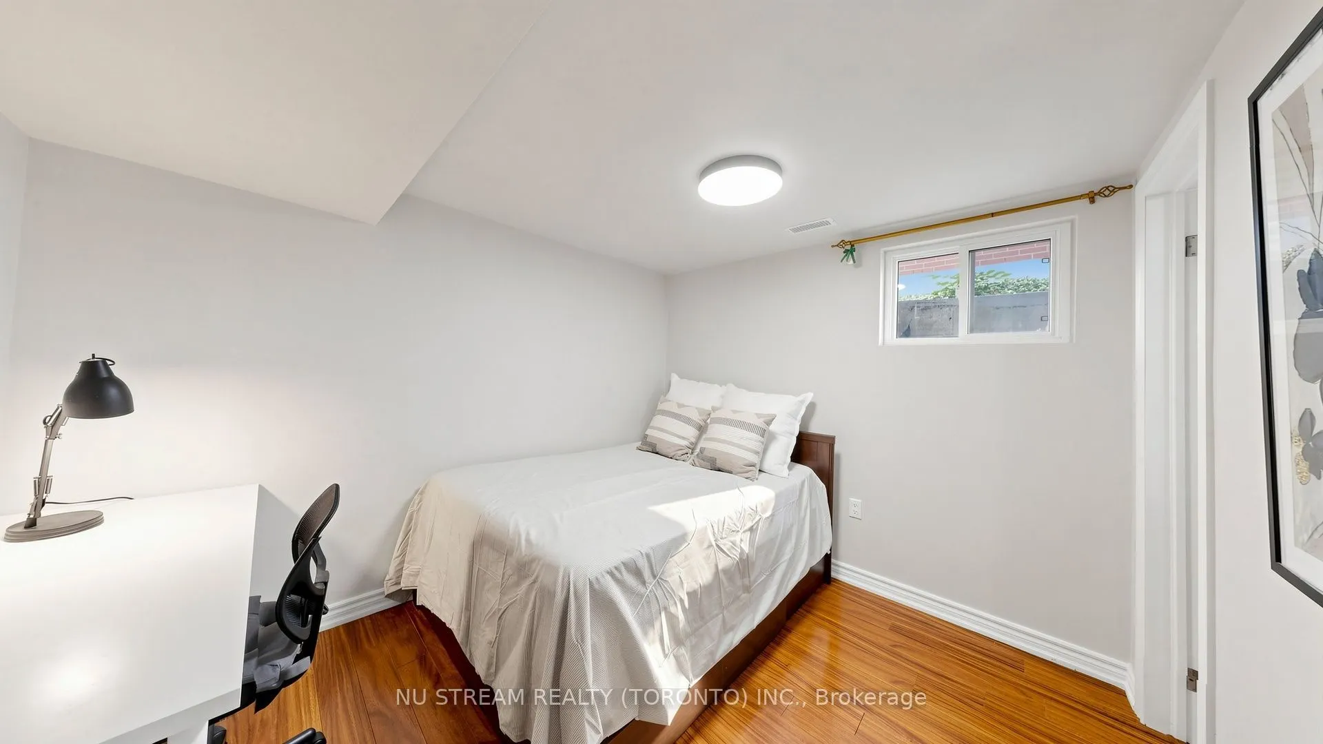 3163 Ibbetson Crescent