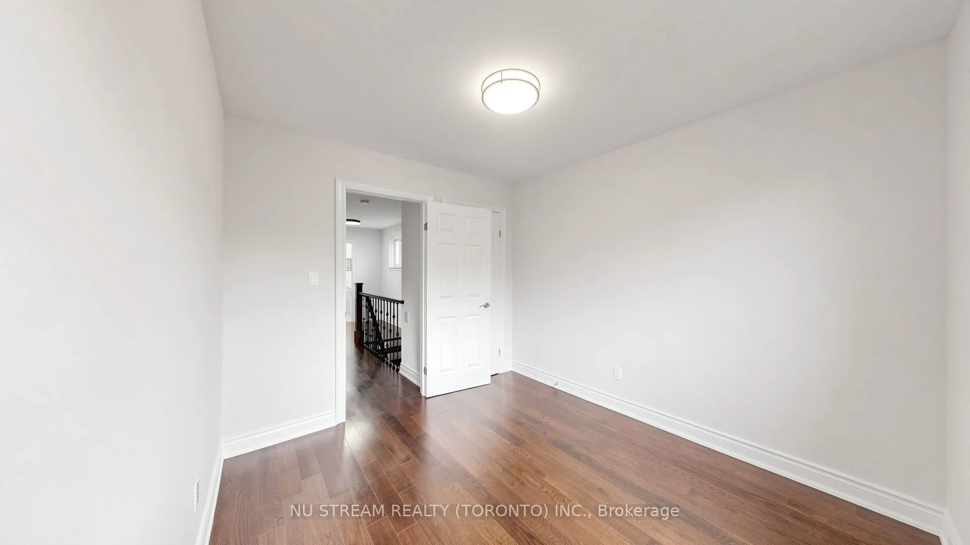 3163 Ibbetson Crescent