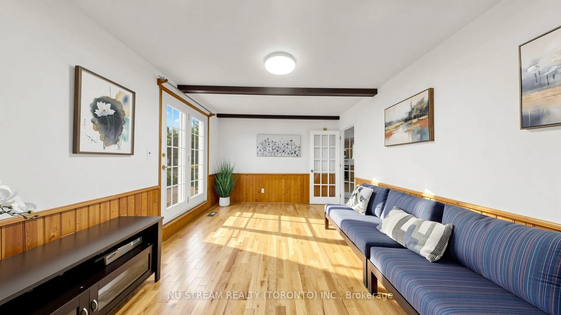 3163 Ibbetson Crescent