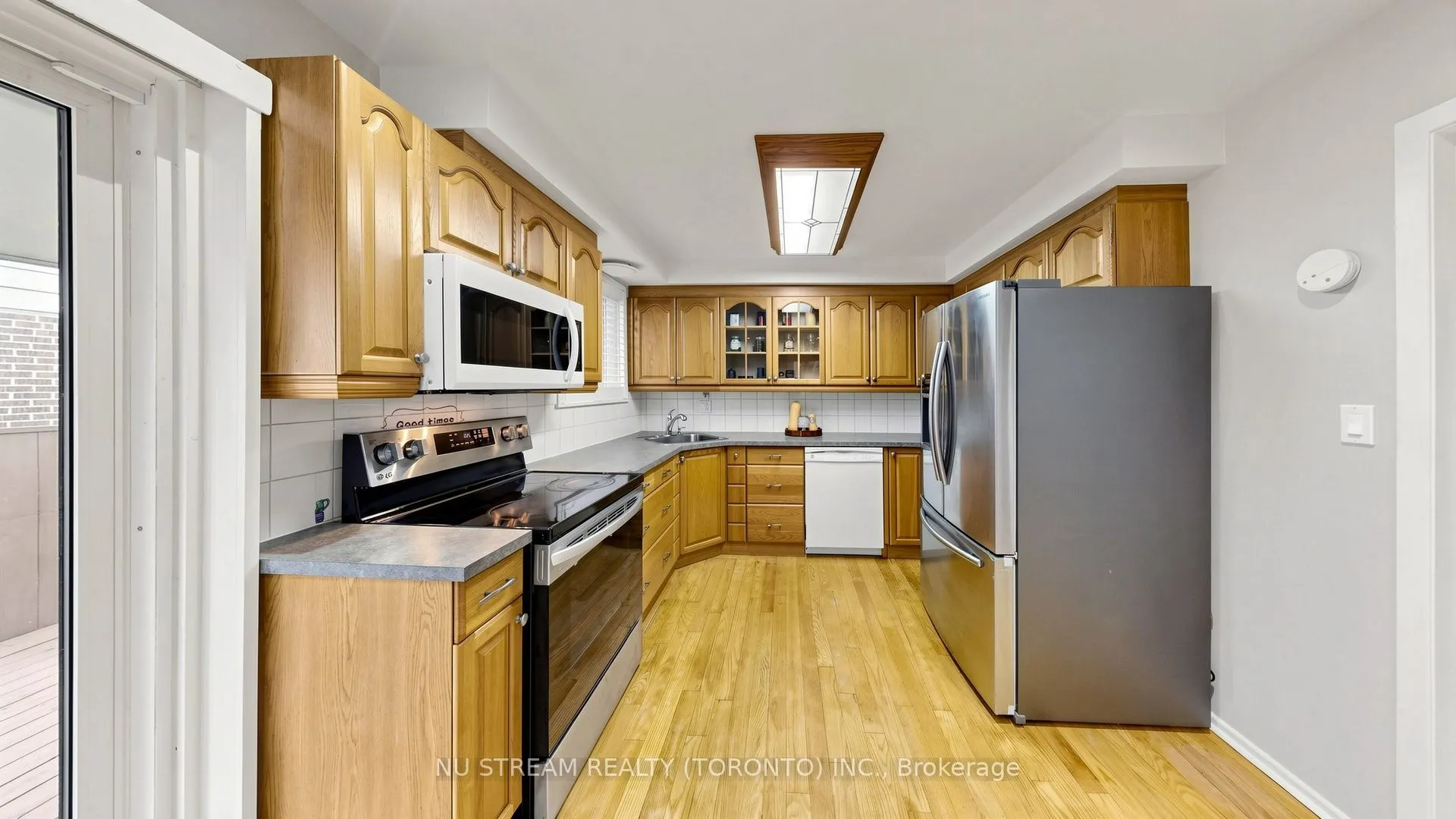3163 Ibbetson Crescent